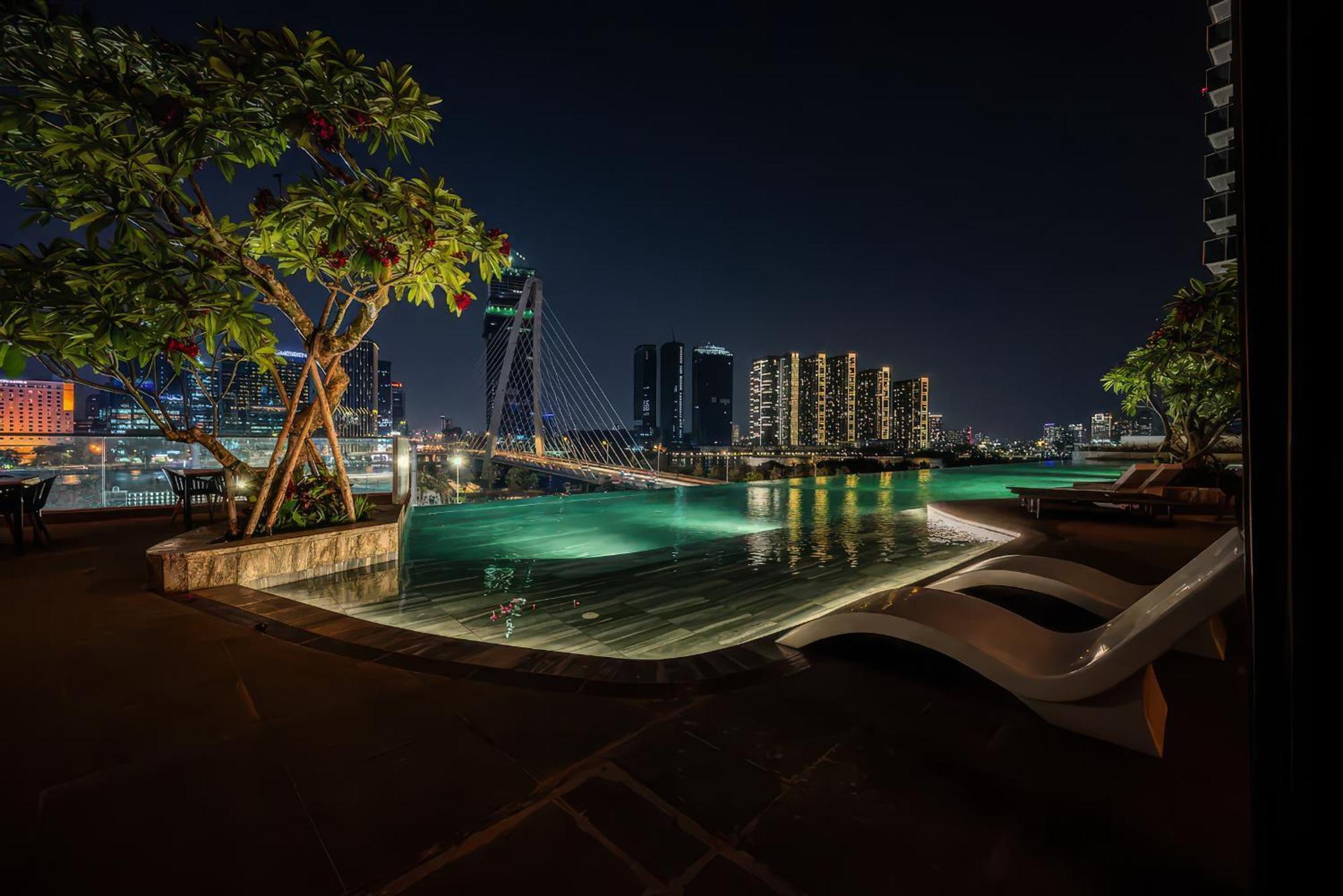 Apartment The Opera - Luxury Infinity Pool&sauna