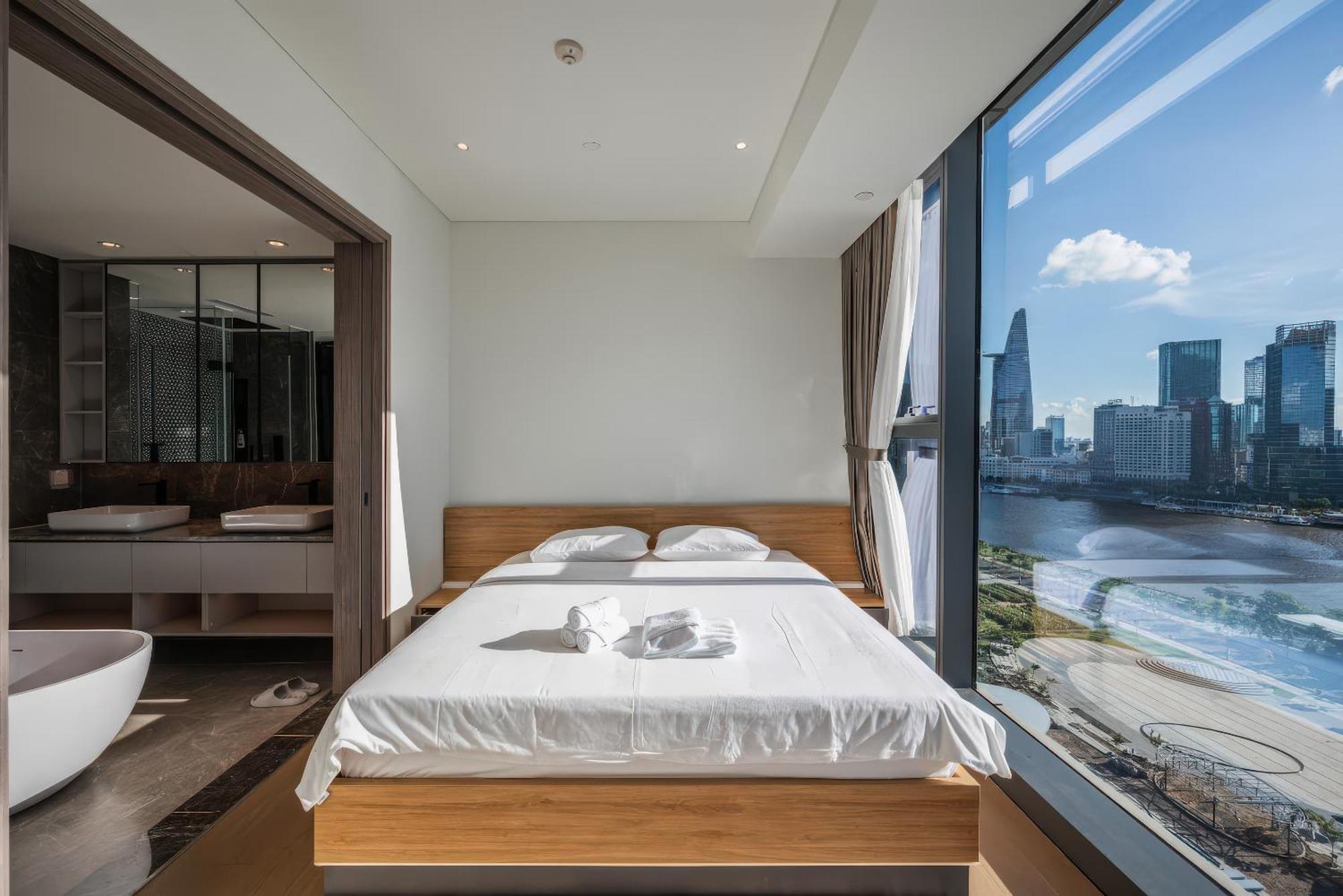 The Opera - Luxury Infinity Pool&sauna * Ho Chi Minh City