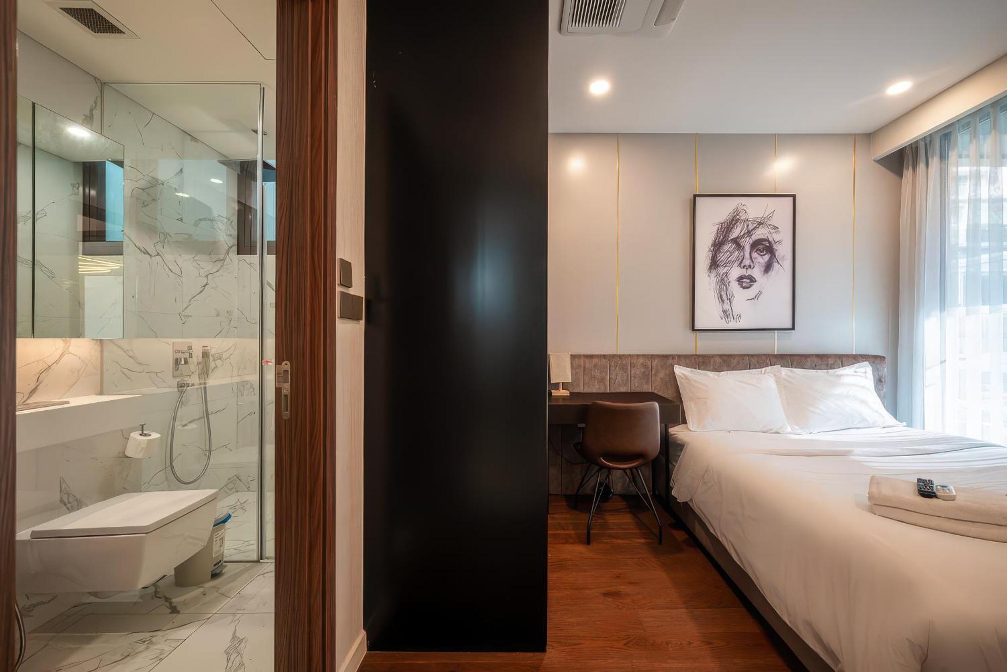 The Opera - Luxury Infinity Pool&sauna Apartment *