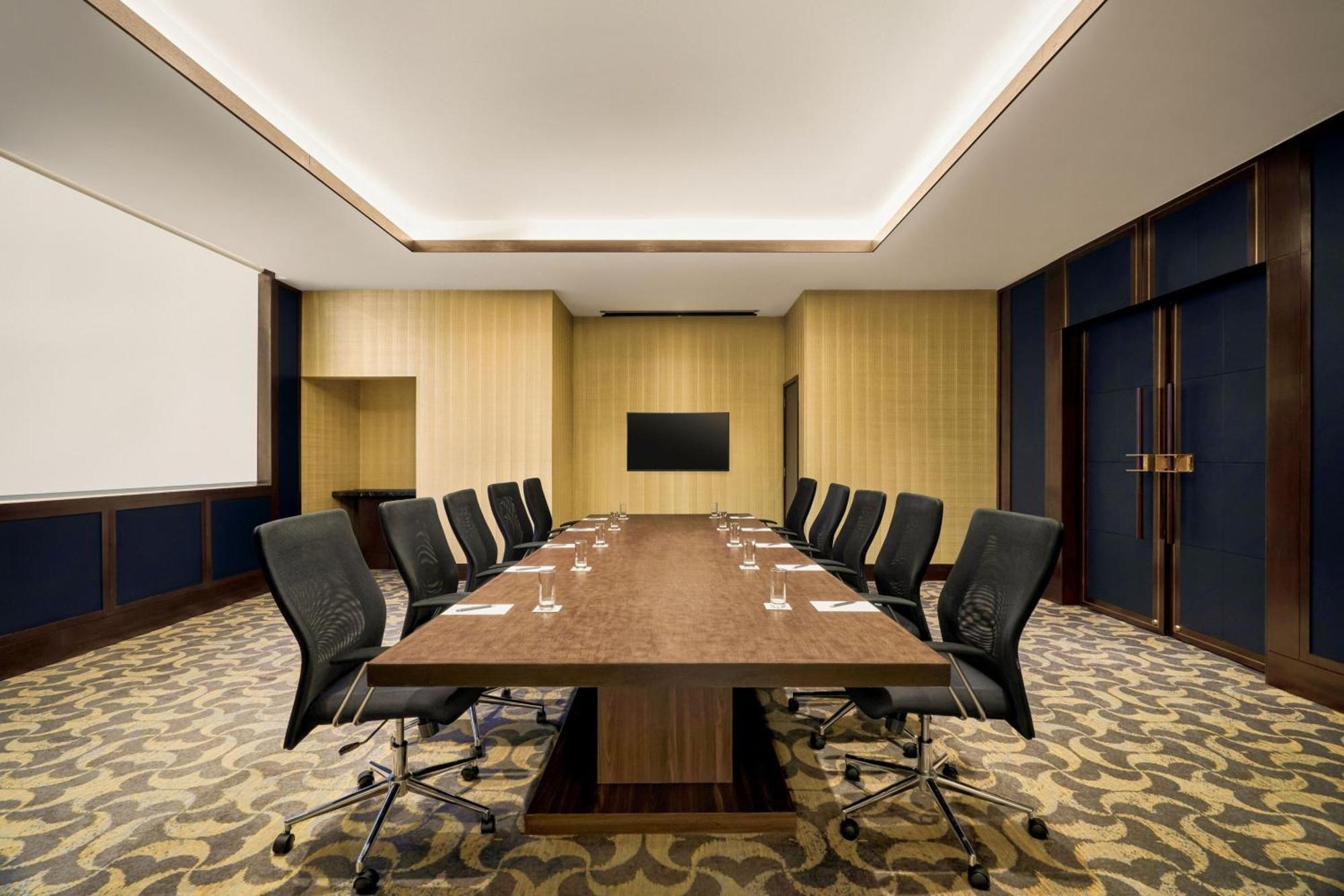 Sheraton Saigon Grand Opera Hotel