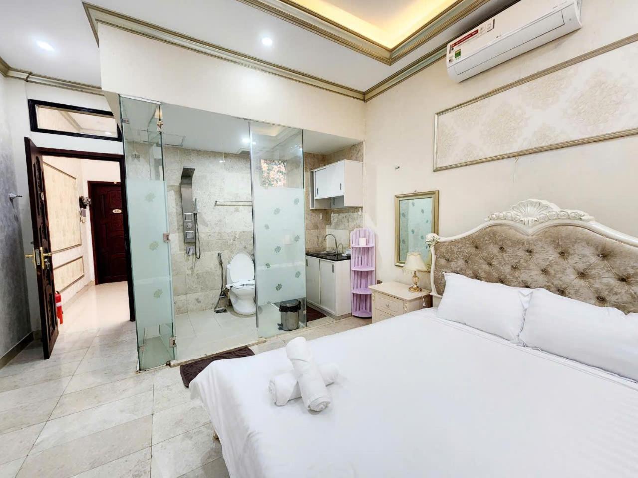 F F House Aparthotel