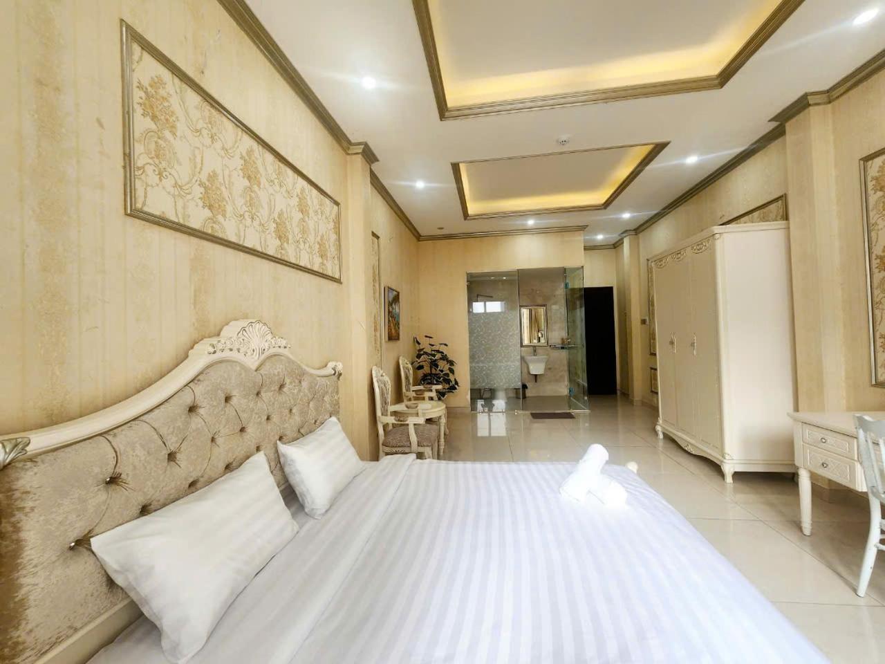 Aparthotel F F House *