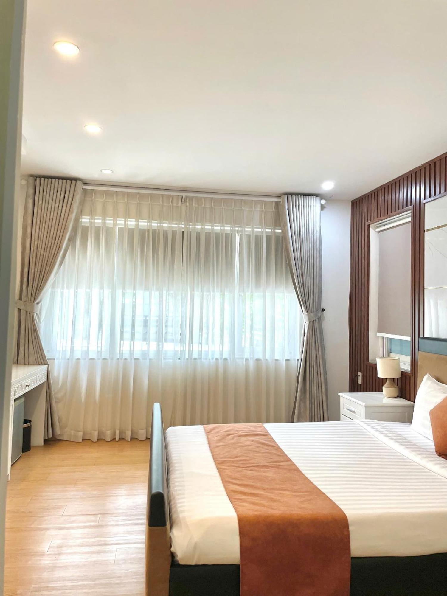 Hotel Paragon Pmh