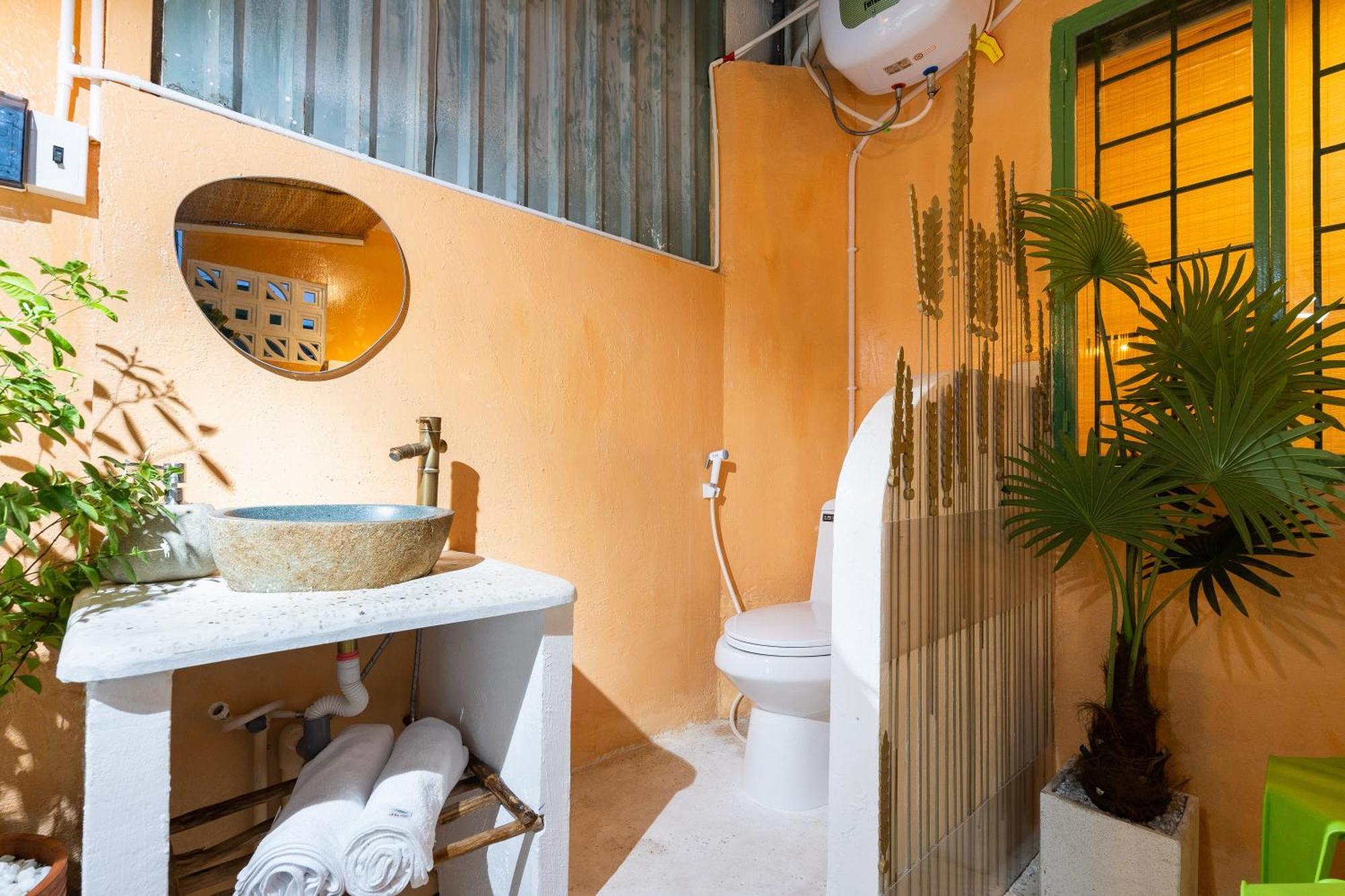 Center - Rooftop - Outdoor Bathtub