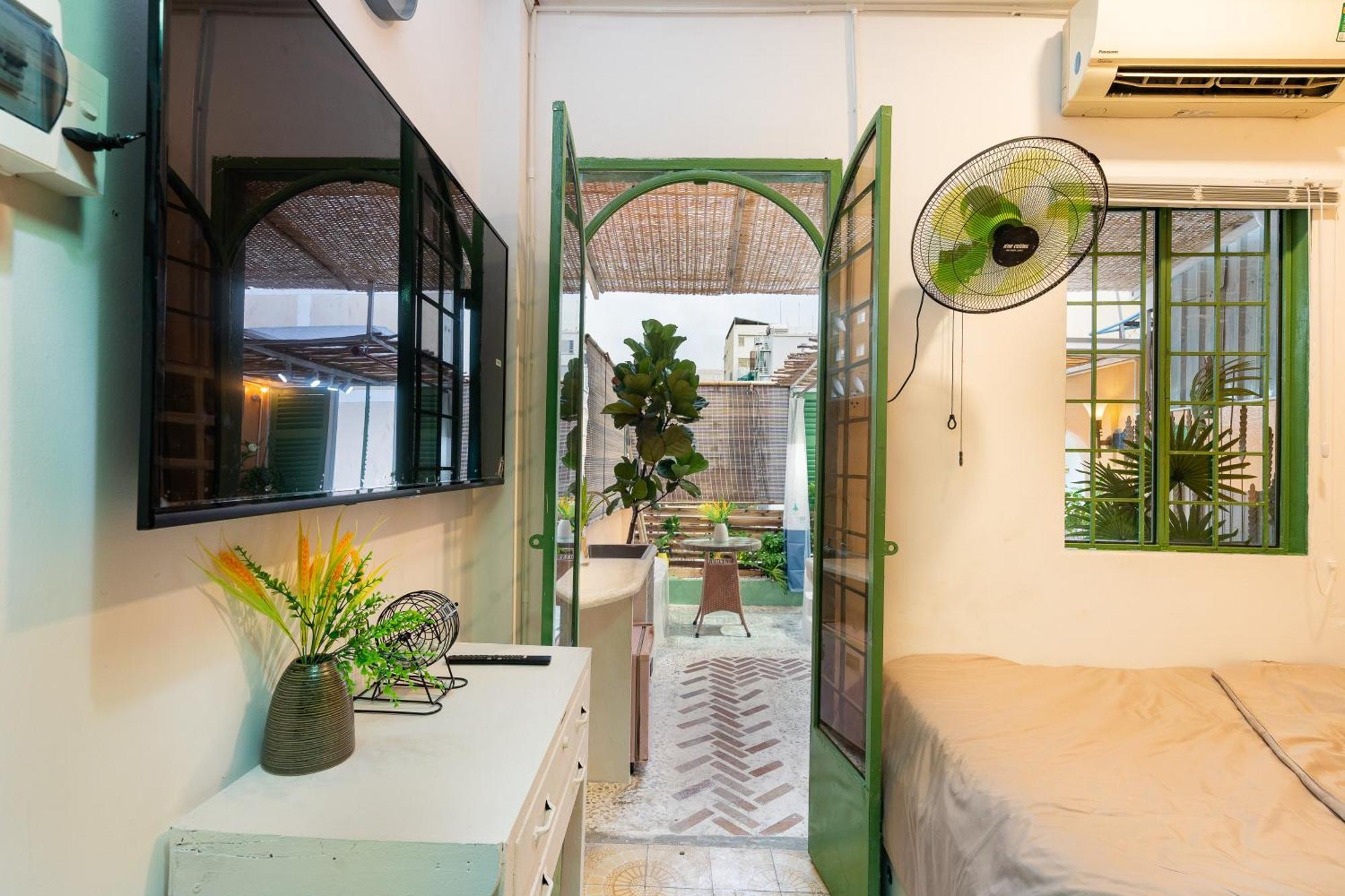 Center - Rooftop - Outdoor Bathtub Apartment *
