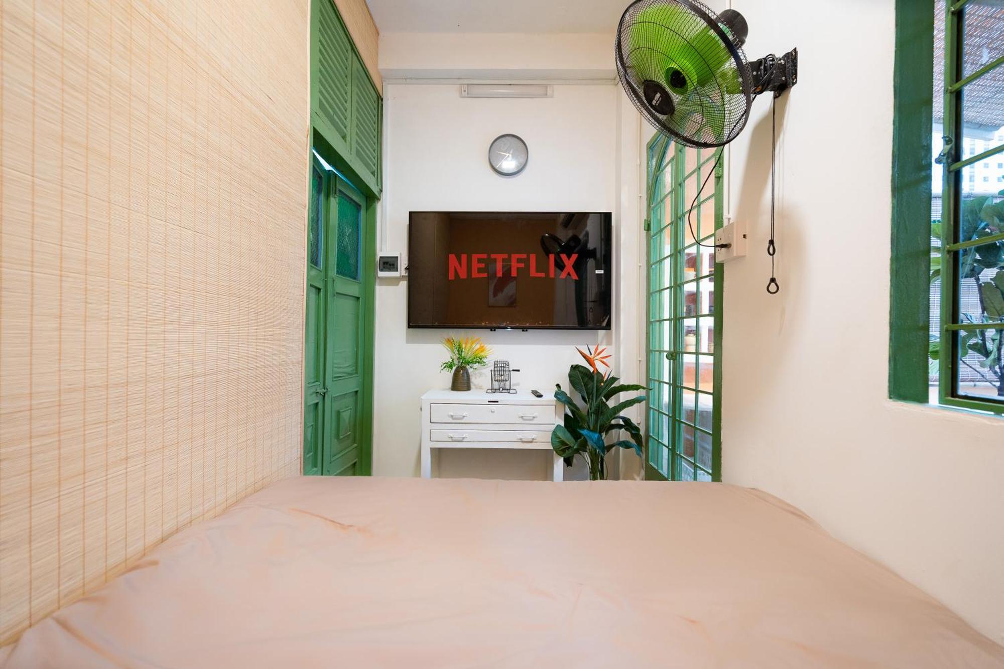Center - Rooftop - Outdoor Bathtub Apartment *