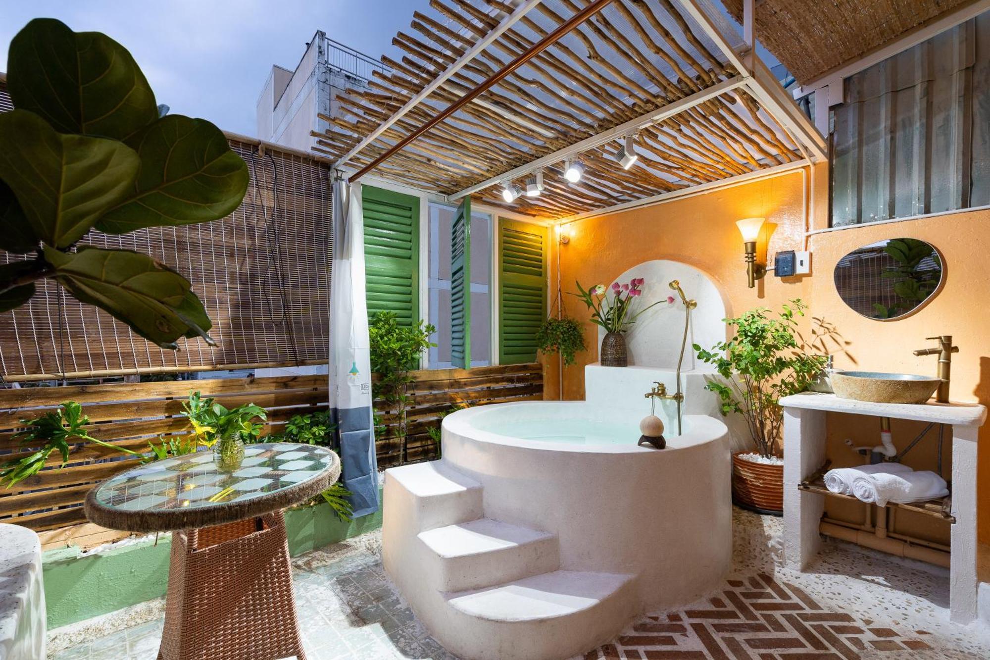 Center - Rooftop - Outdoor Bathtub * Ho Chi Minh City