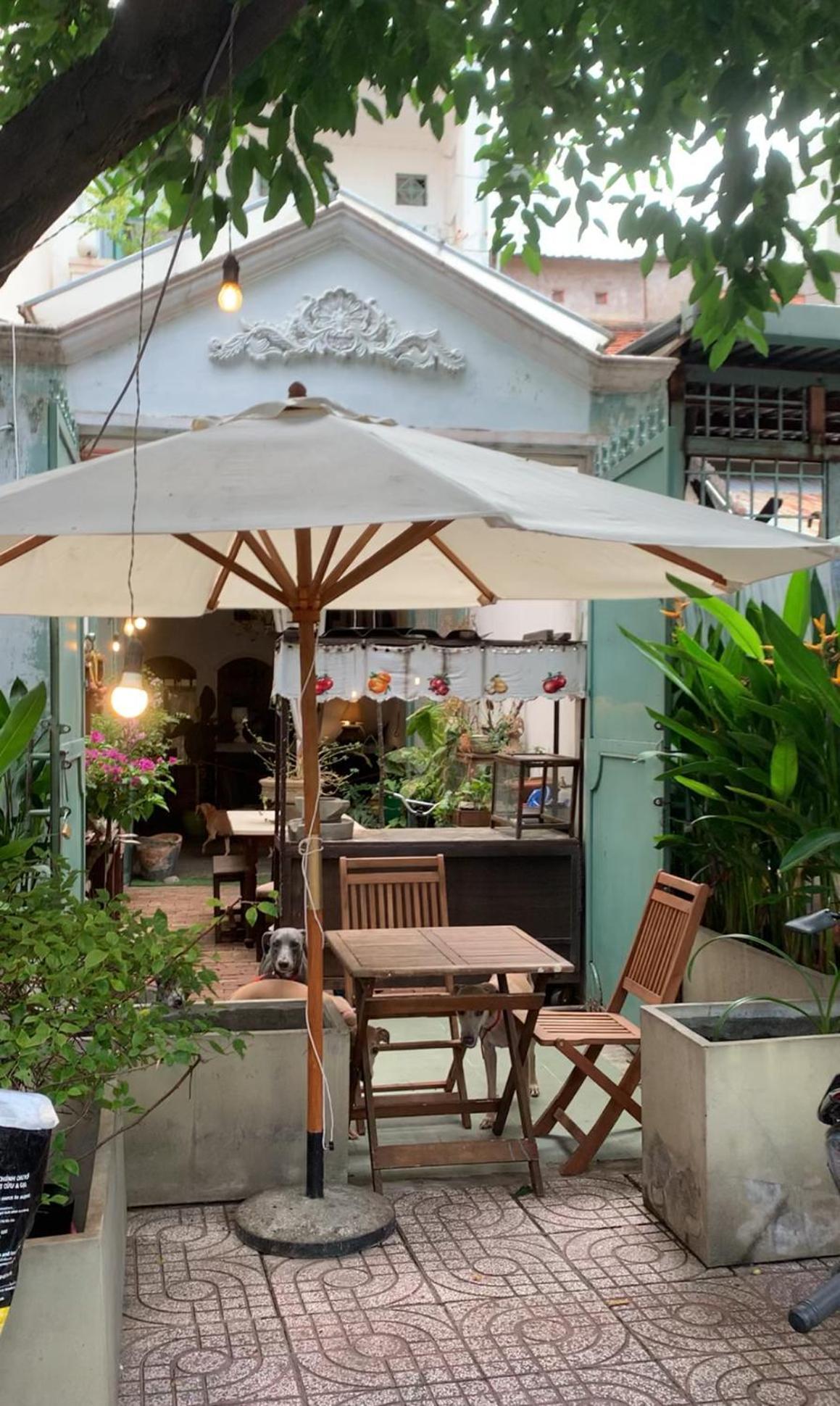 Bed & Breakfast Casa Cocore Charming Old Saigon House