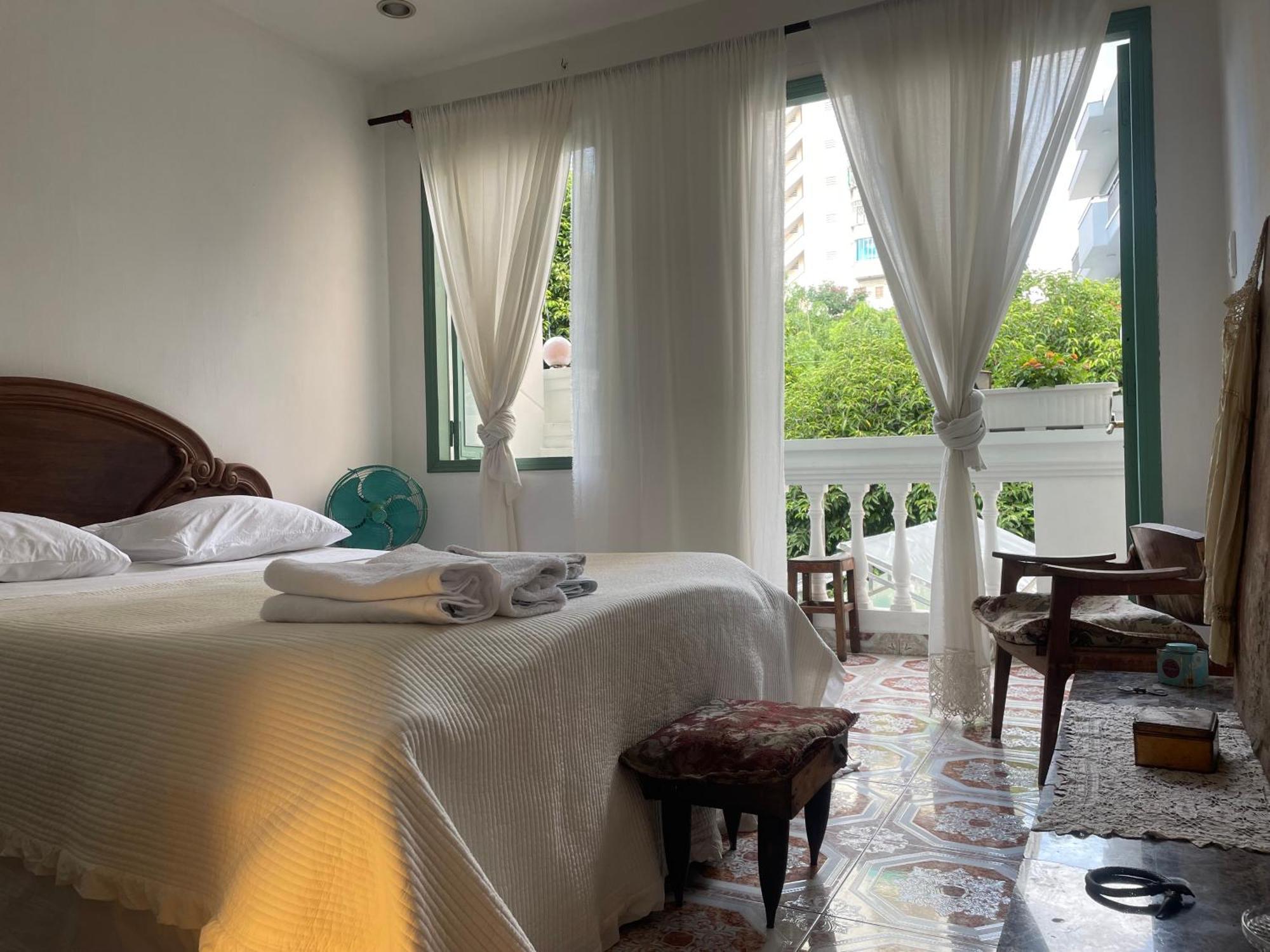 Bed & Breakfast Casa Cocore Charming Old Saigon House *