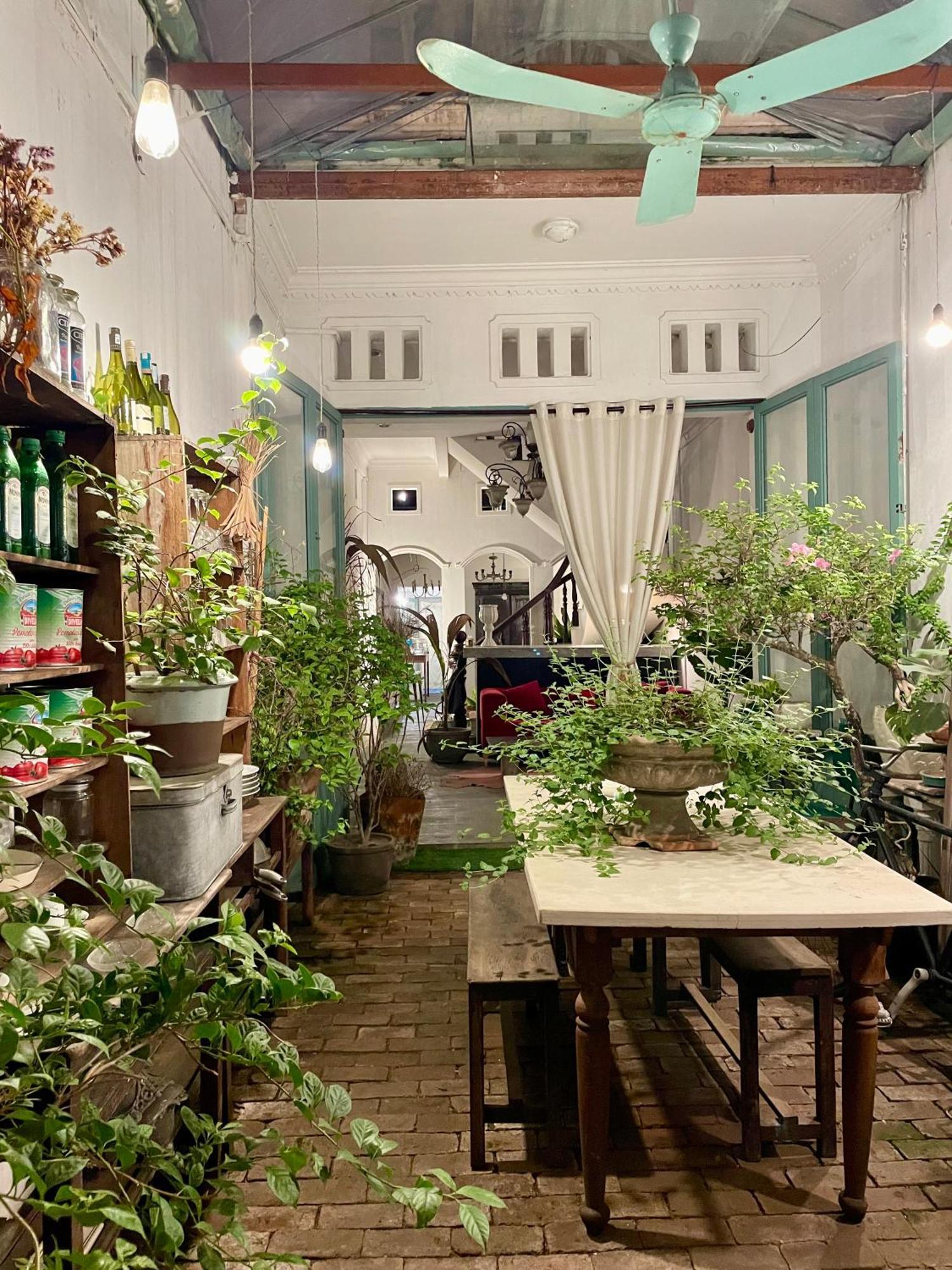 Bed & Breakfast Casa Cocore Charming Old Saigon House Ho Chi Minh City