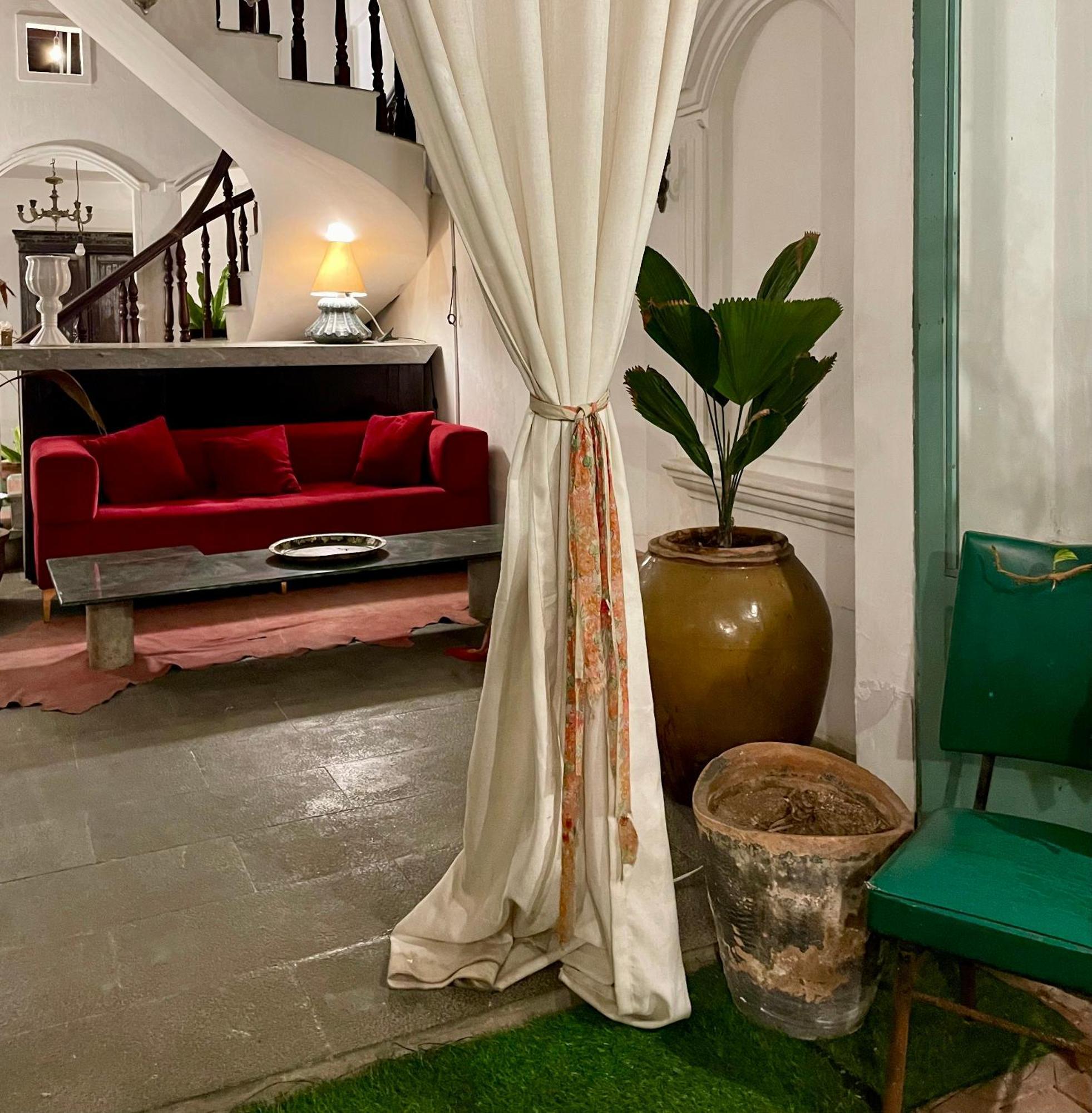 Casa Cocore Charming Old Saigon House Bed & Breakfast *