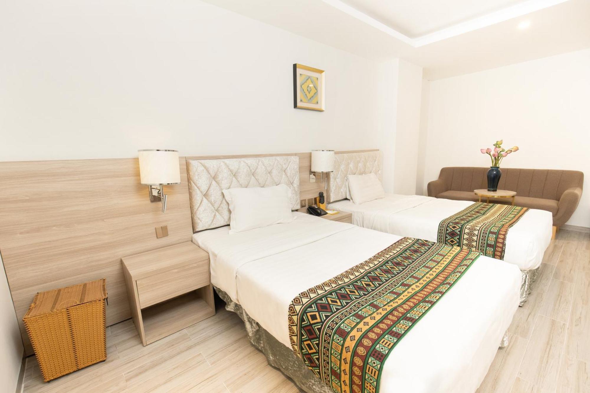 8b & Spa Khách sạn 4*