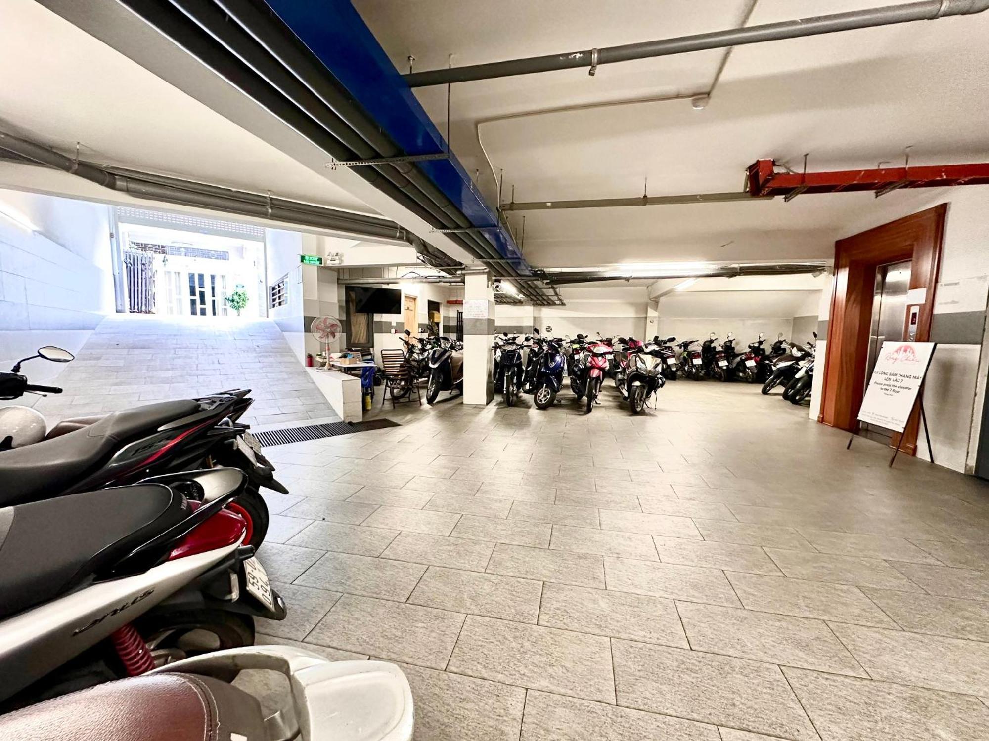 Yours - Airport Apartment
