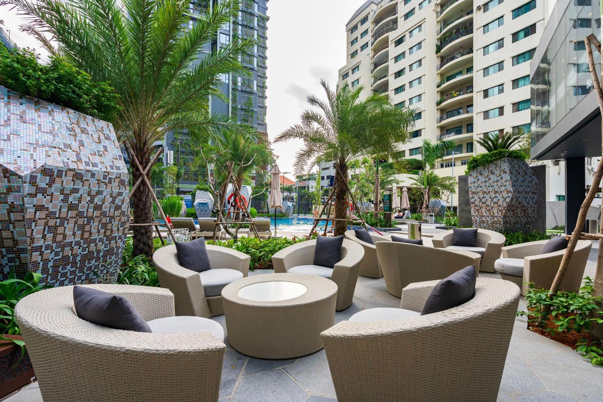 Lumiere Riverside Infinity Pool