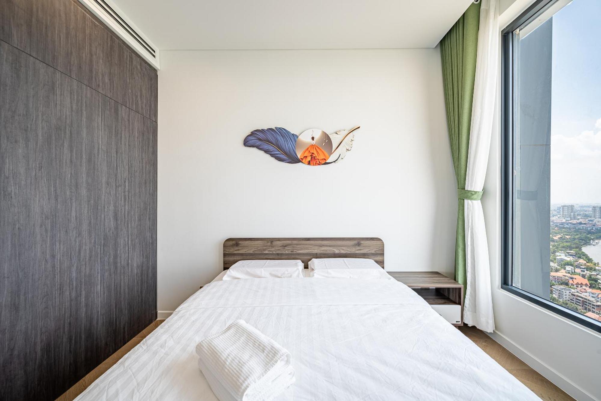 Lumiere Riverside Infinity Pool Apartment