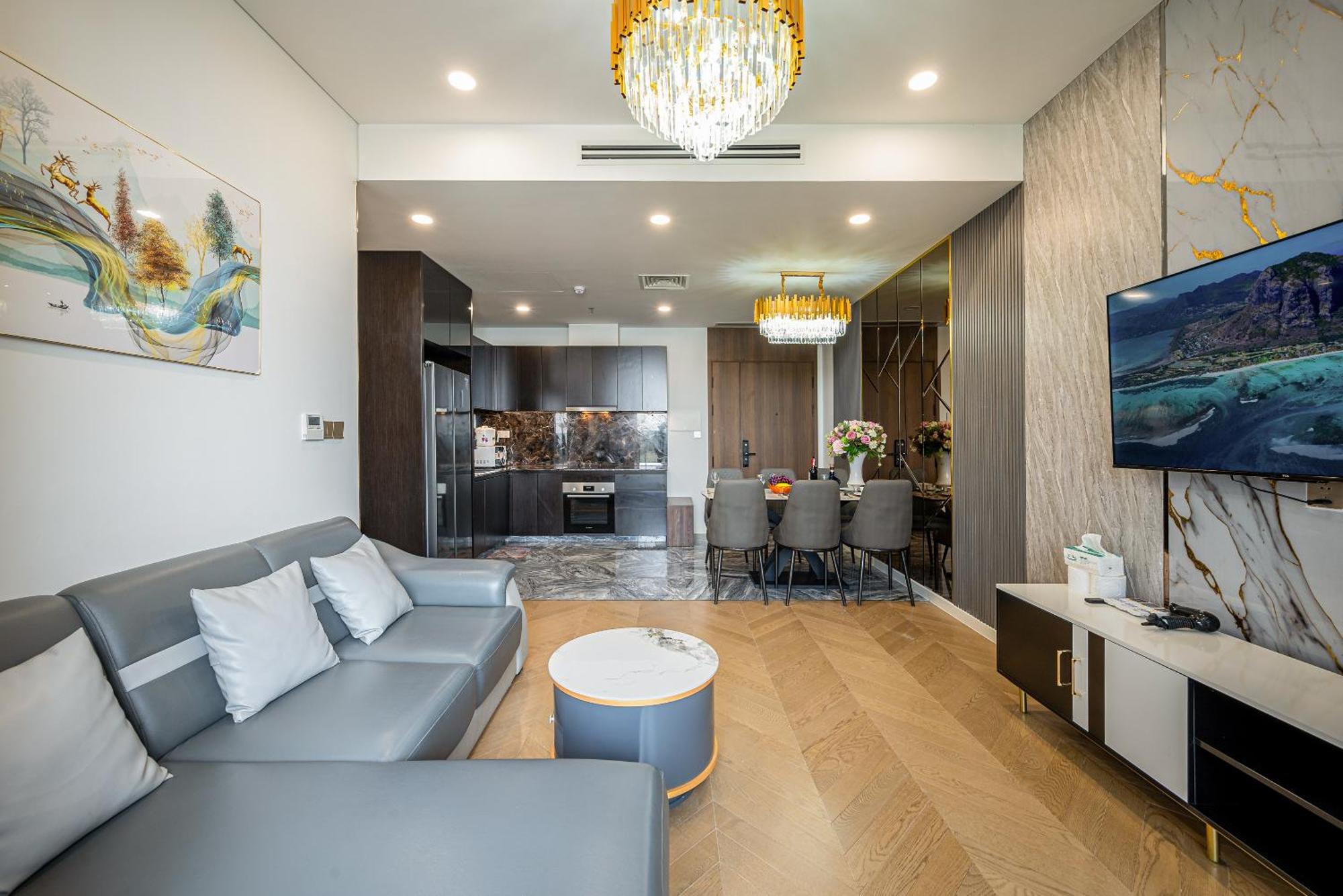 Lumiere Riverside Infinity Pool Apartment
