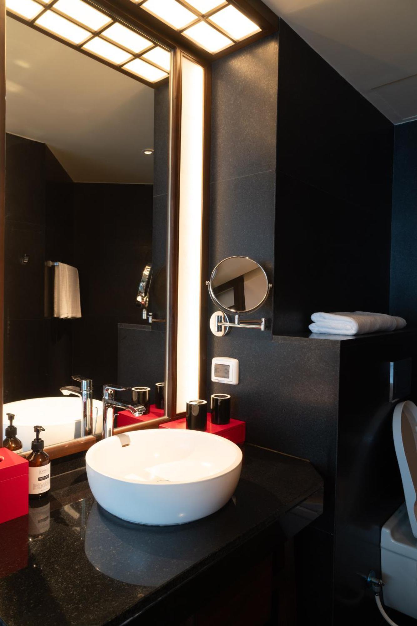 Suzu Saigon - A Boutique Khách sạn 4*