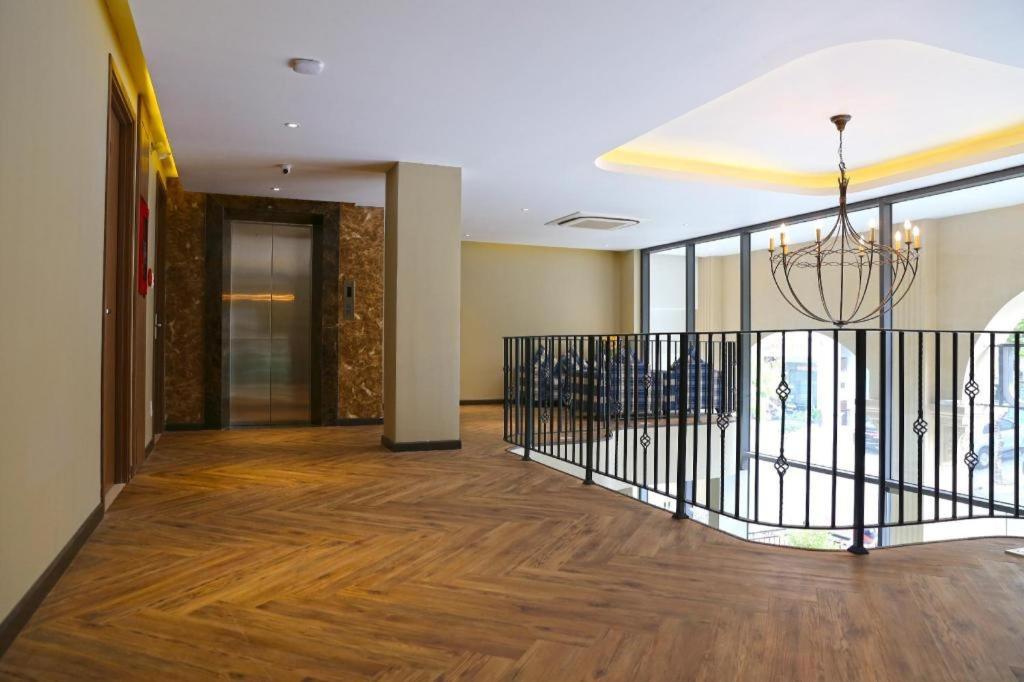 Bizu Royal 3* Ho Chi Minh City