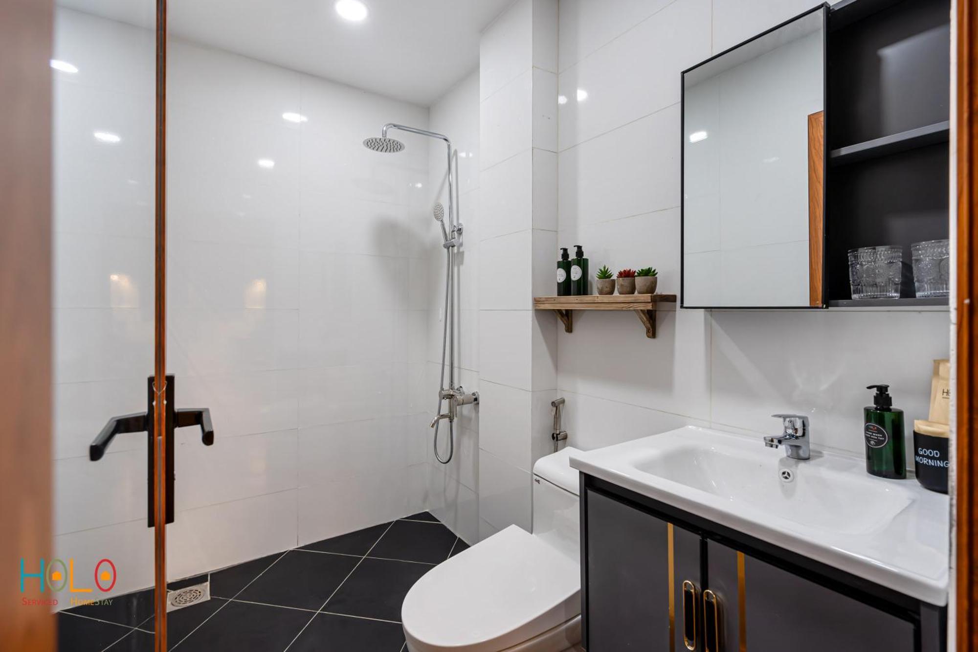 Khách sạn hẻo lánh Holo Ham Nghi Saigon - Serviced Homestay *