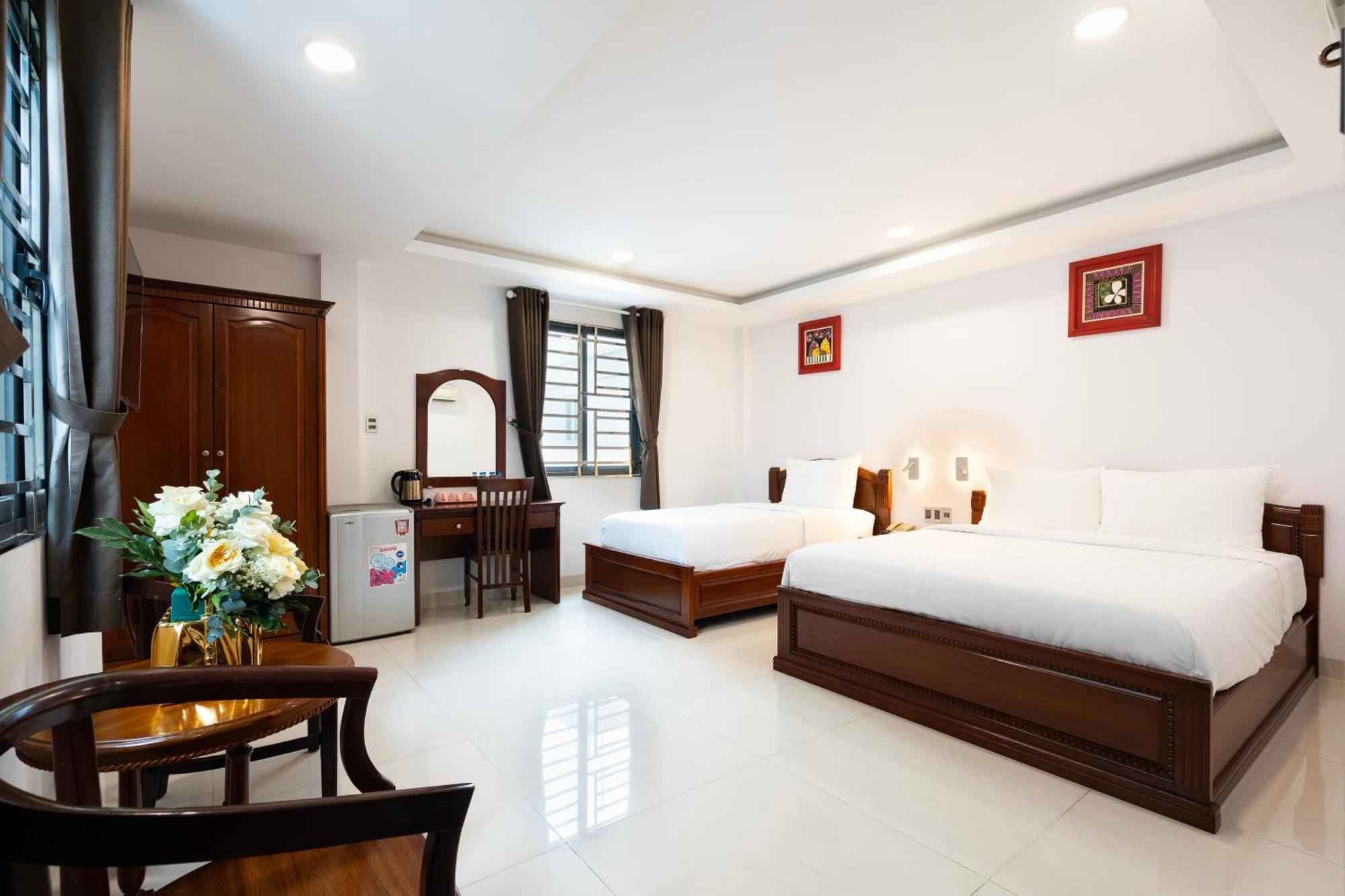 Hoang Luxury Dist 1 3*