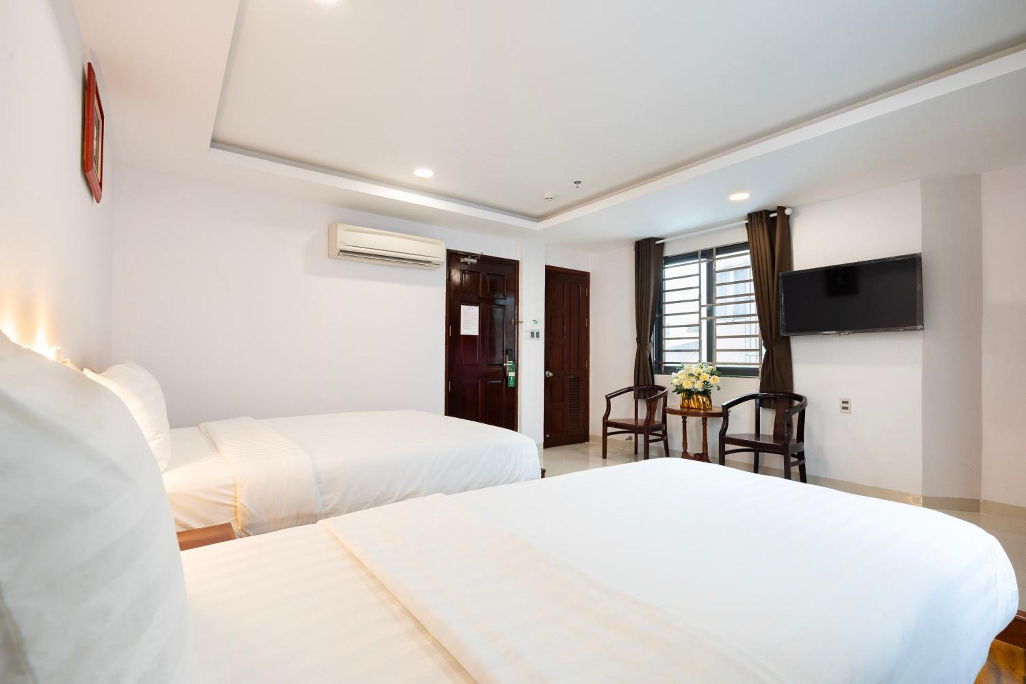 Hoang Luxury Dist 1