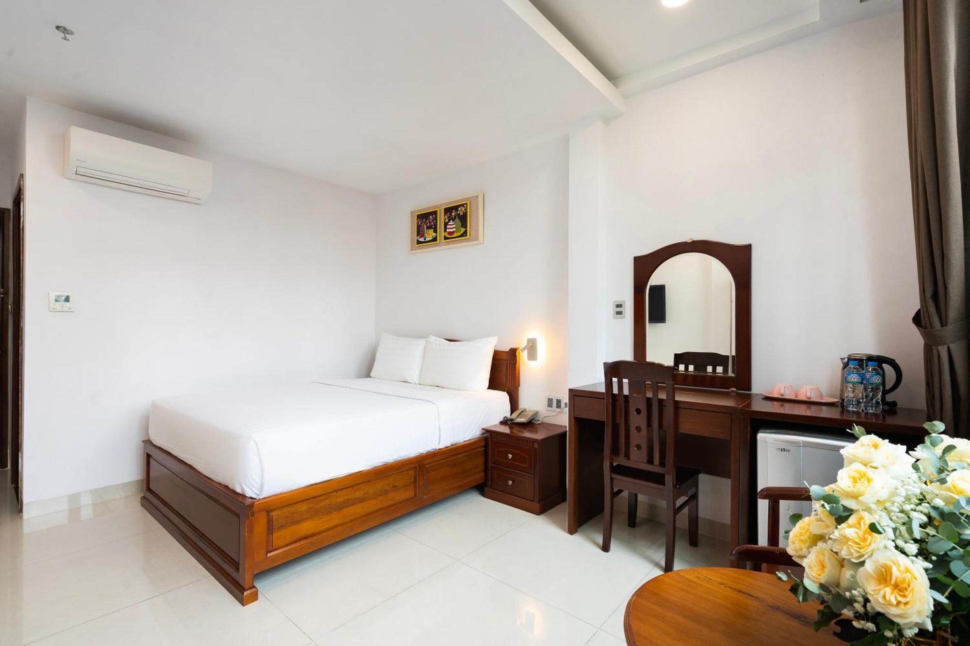 Hoang Luxury Dist 1 Hotel