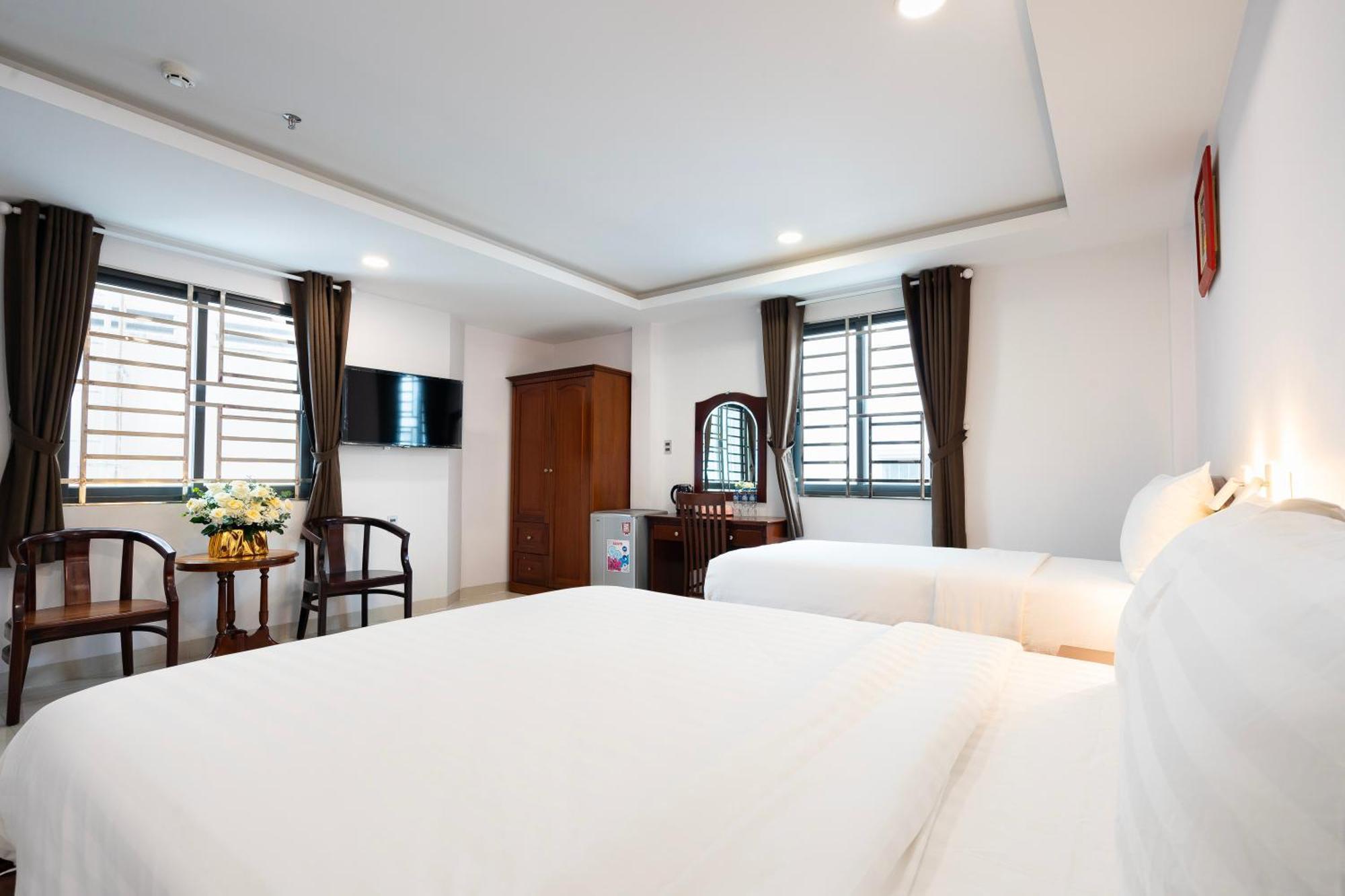 Hoang Luxury Dist 1 Hotel 3*