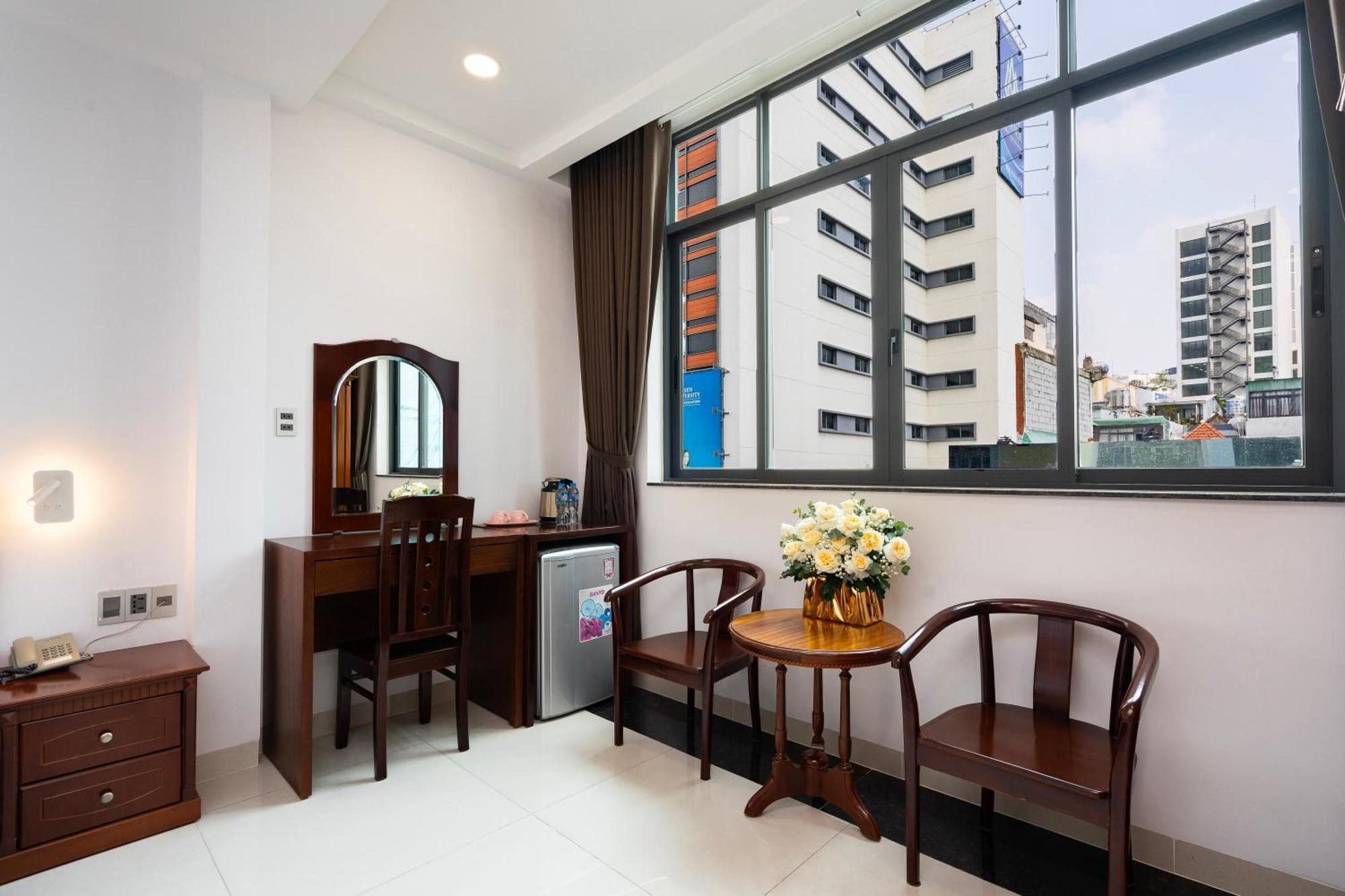 Hoang Luxury Dist 1 3*