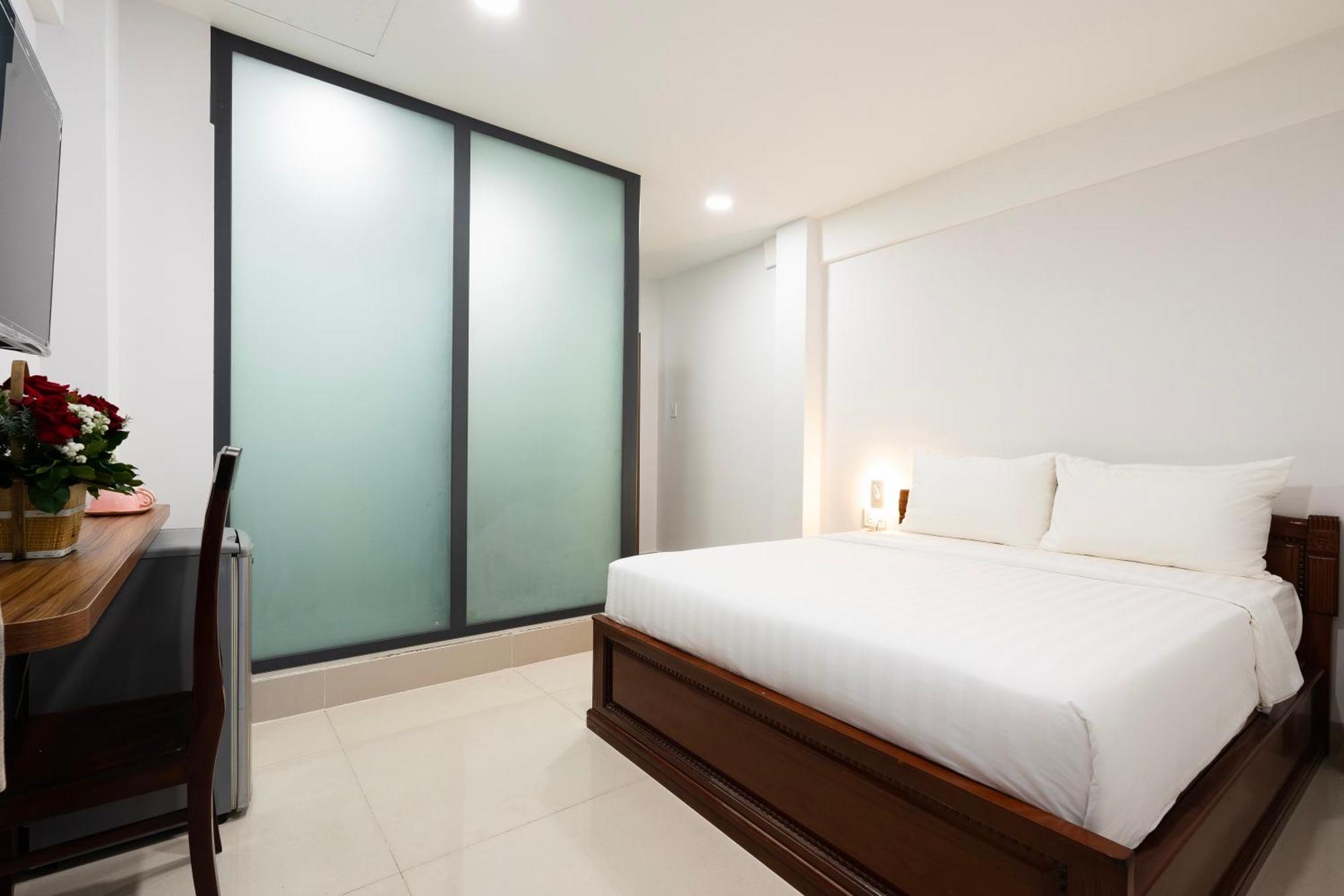 Hoang Luxury Dist 1 3*