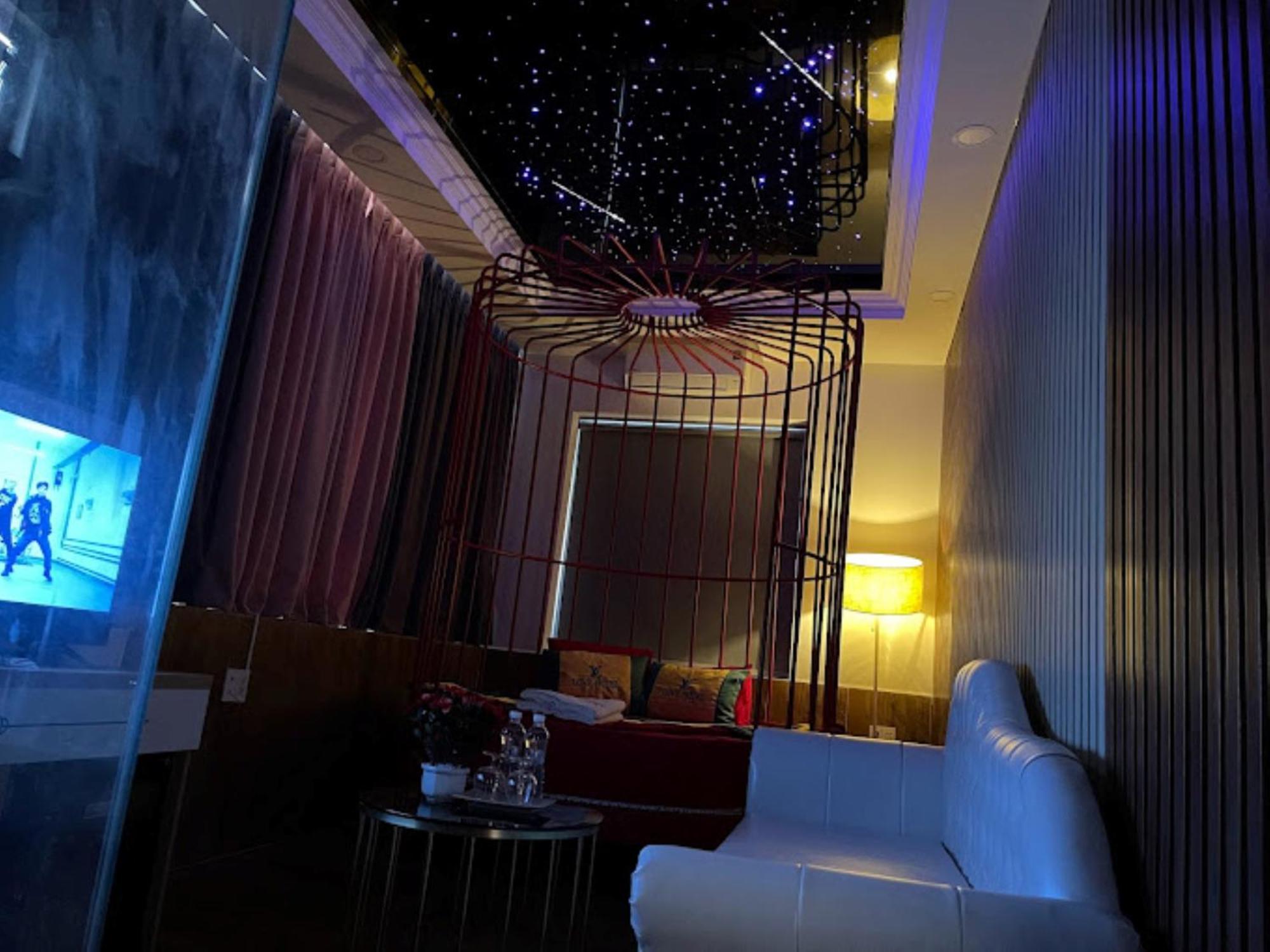 Hotel Hoc Mon