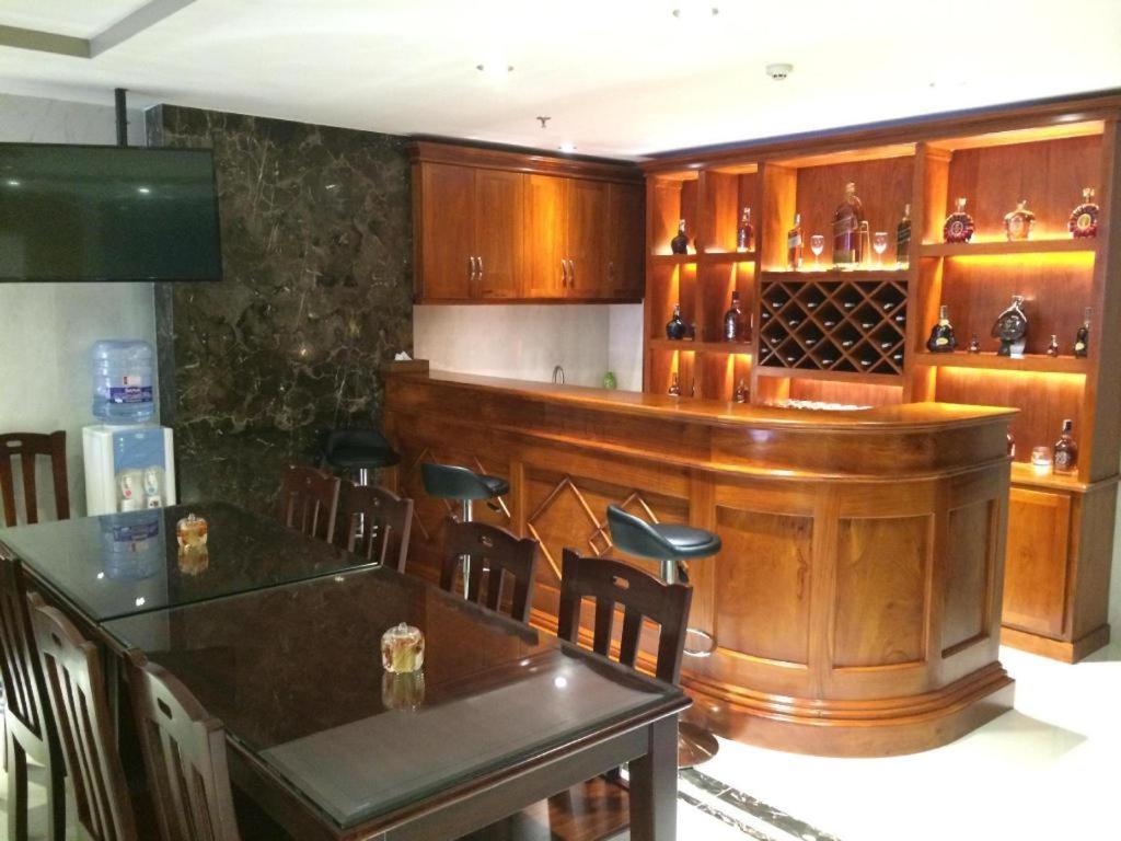 Phoenix Saigon 2*