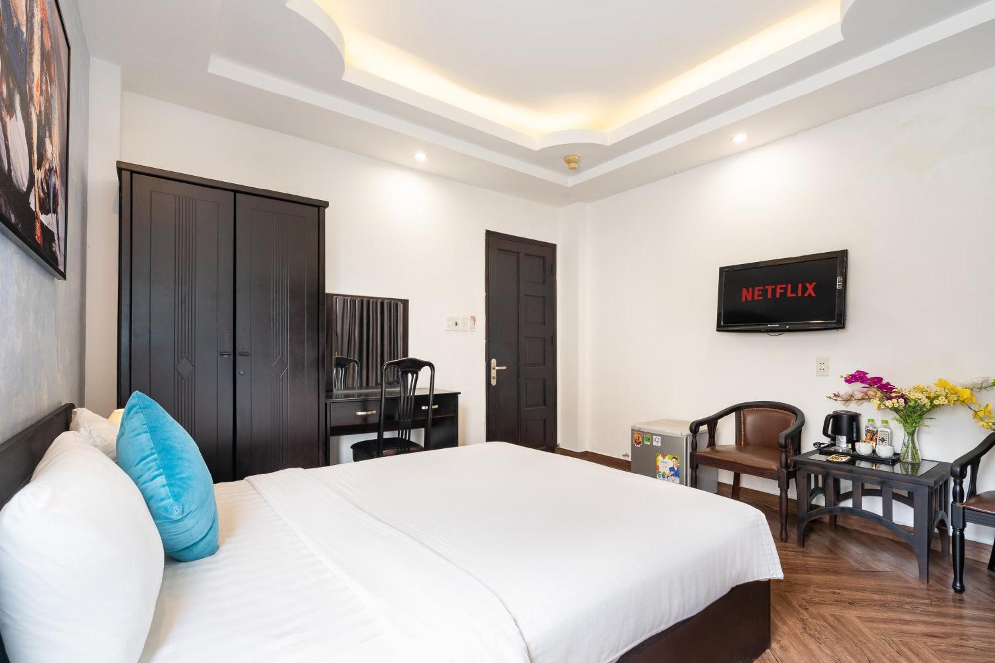 Khách sạn Ya 2*