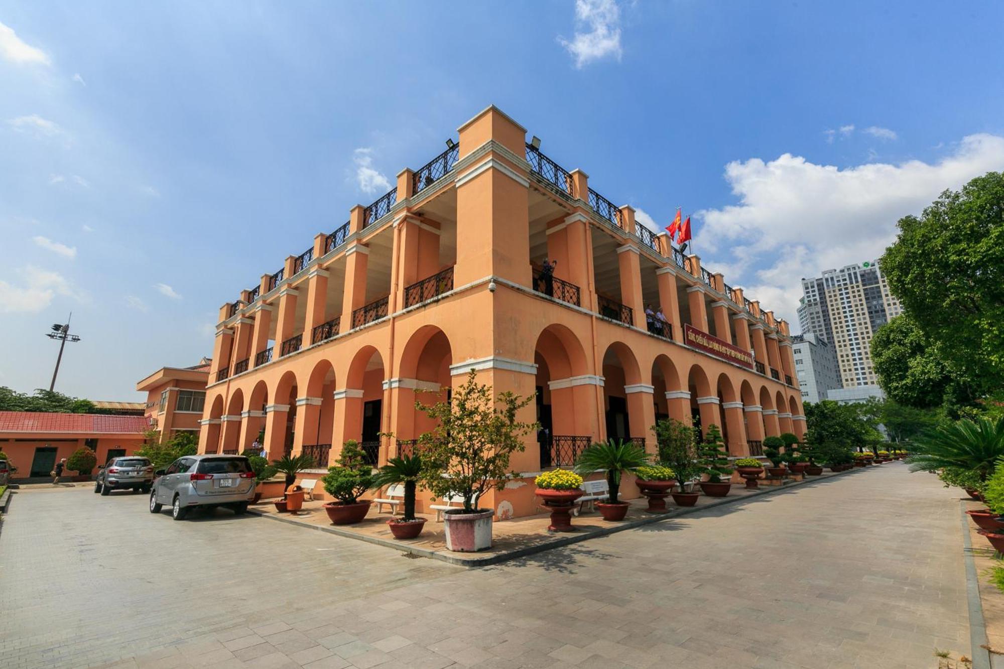 Hoang Luxury Dist 1 3*