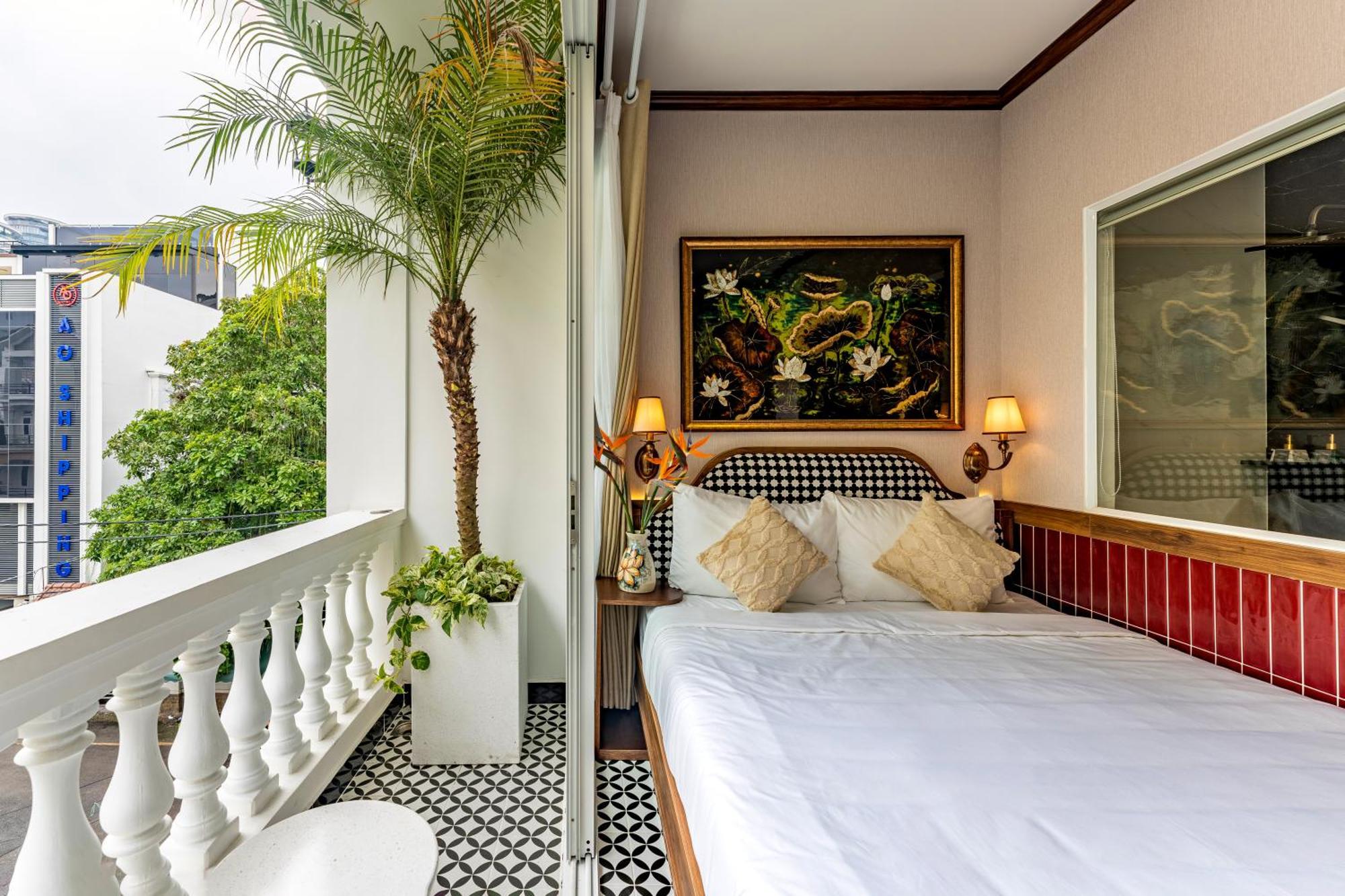 White Lotus - Heritage Hotel