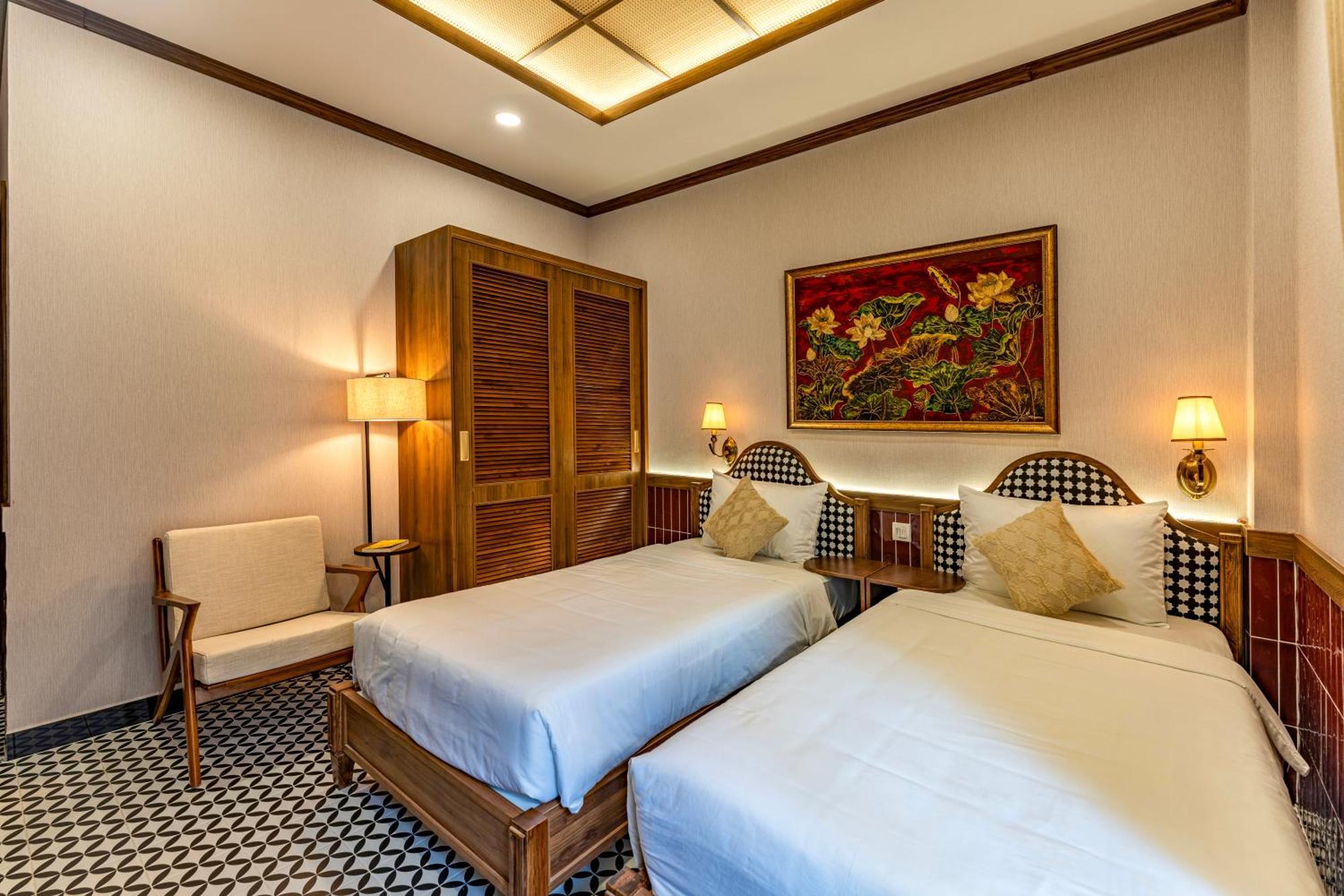 Hotel White Lotus - Heritage