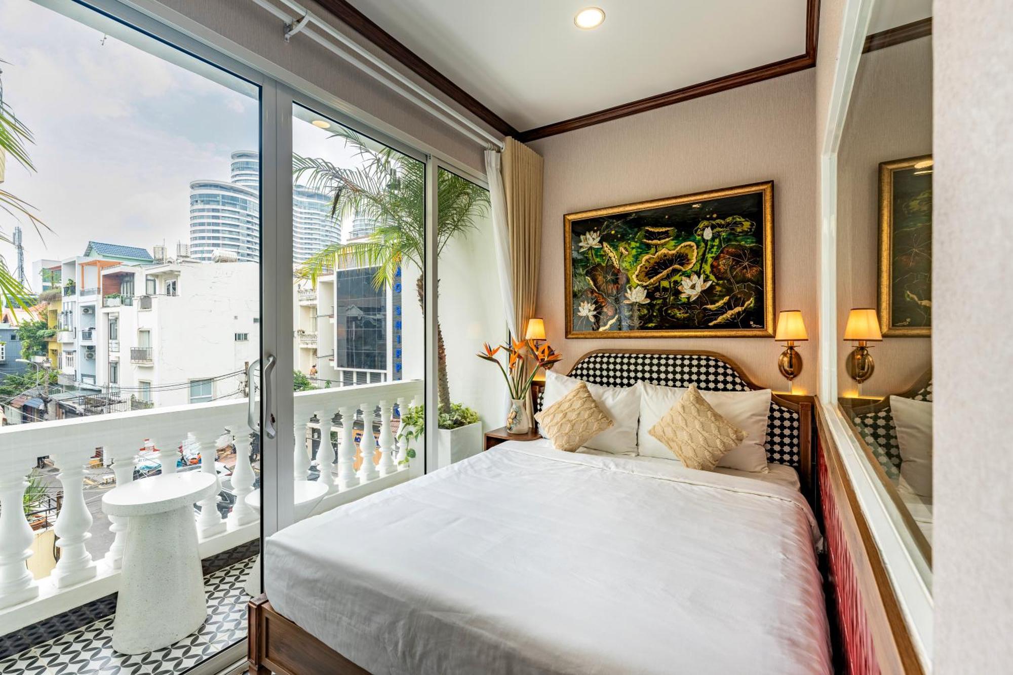 White Lotus - Heritage Hotel