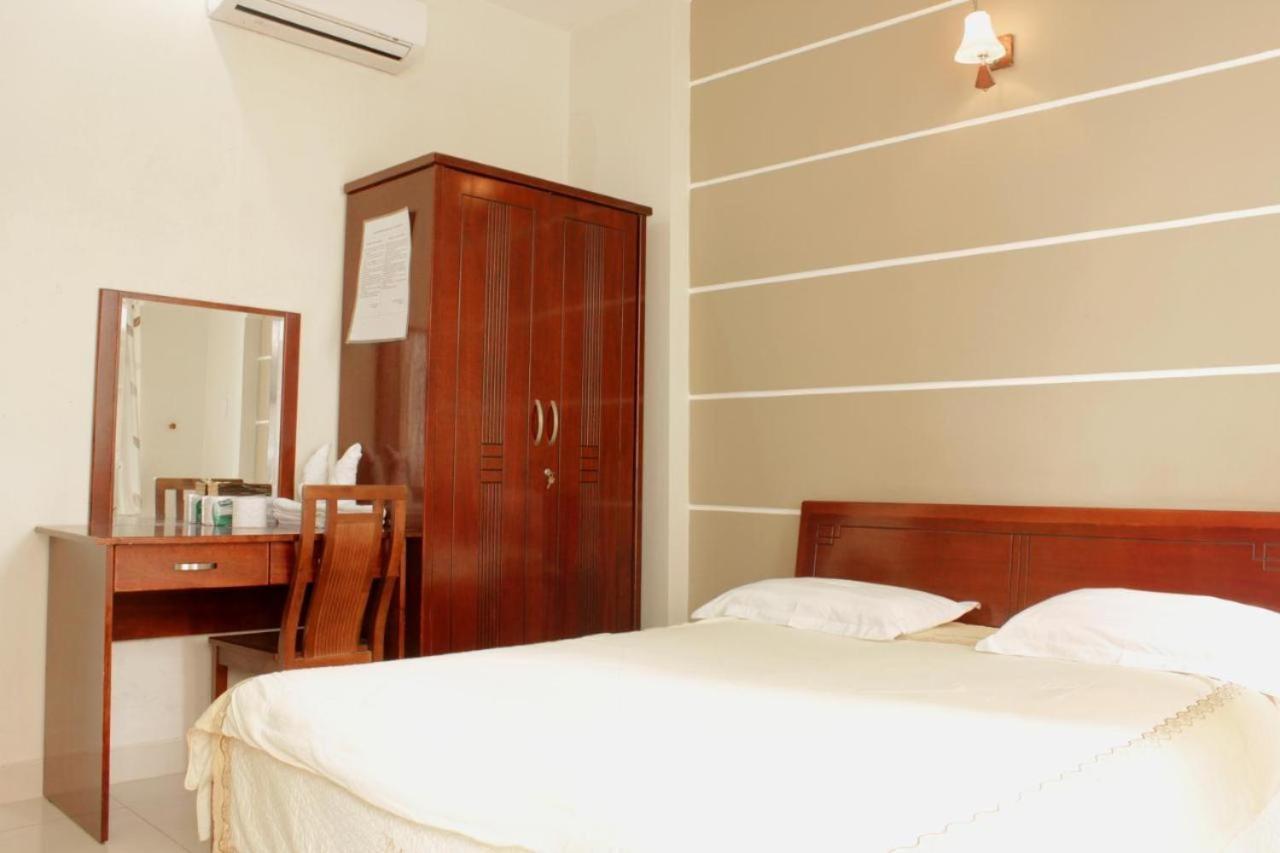 Khách sạn Ya 2*