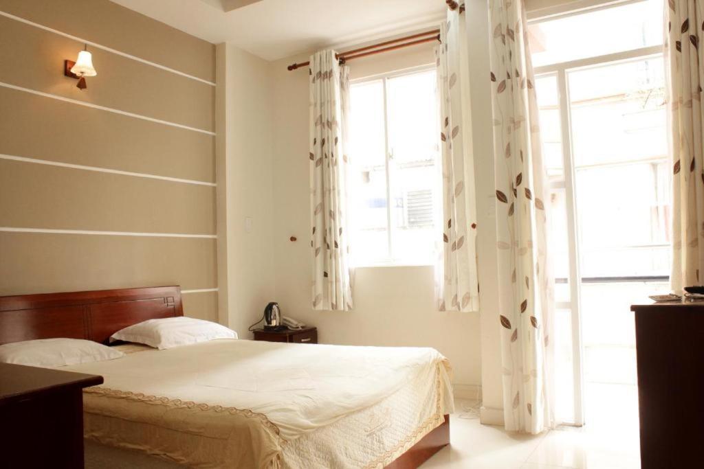 Khách sạn Ya 2*
