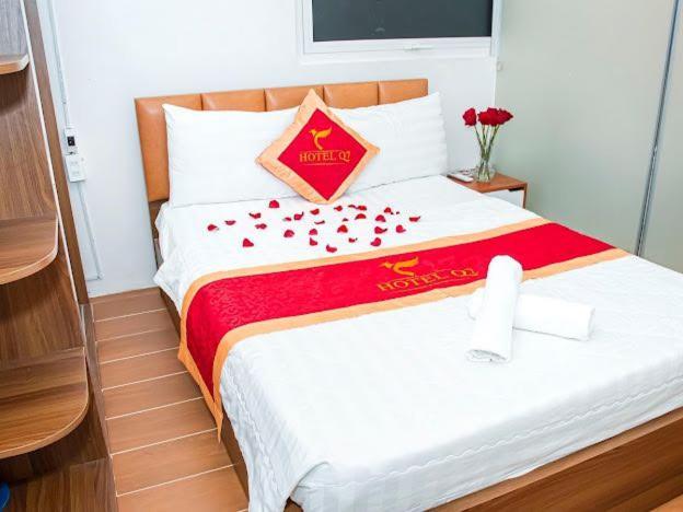 Hotel Khach San Q7