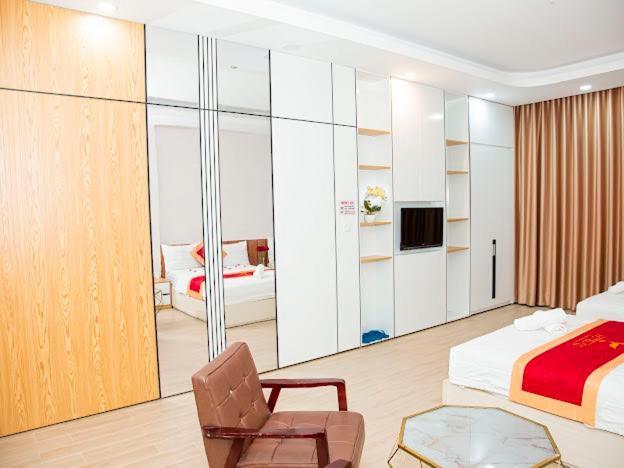 Khach San Q7 Hotel 2*