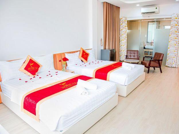 Khach San Q7 Hotel 2*