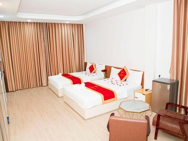 Khach San Q7 Hotel