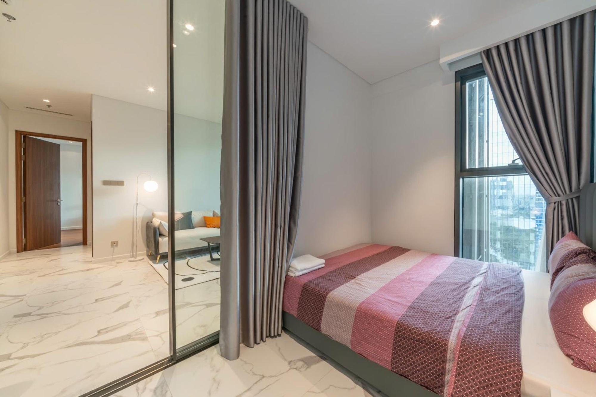 Apartment Metropole Thu Thiem - Luna - Chic, Unbeatable Location, Great Value!!!