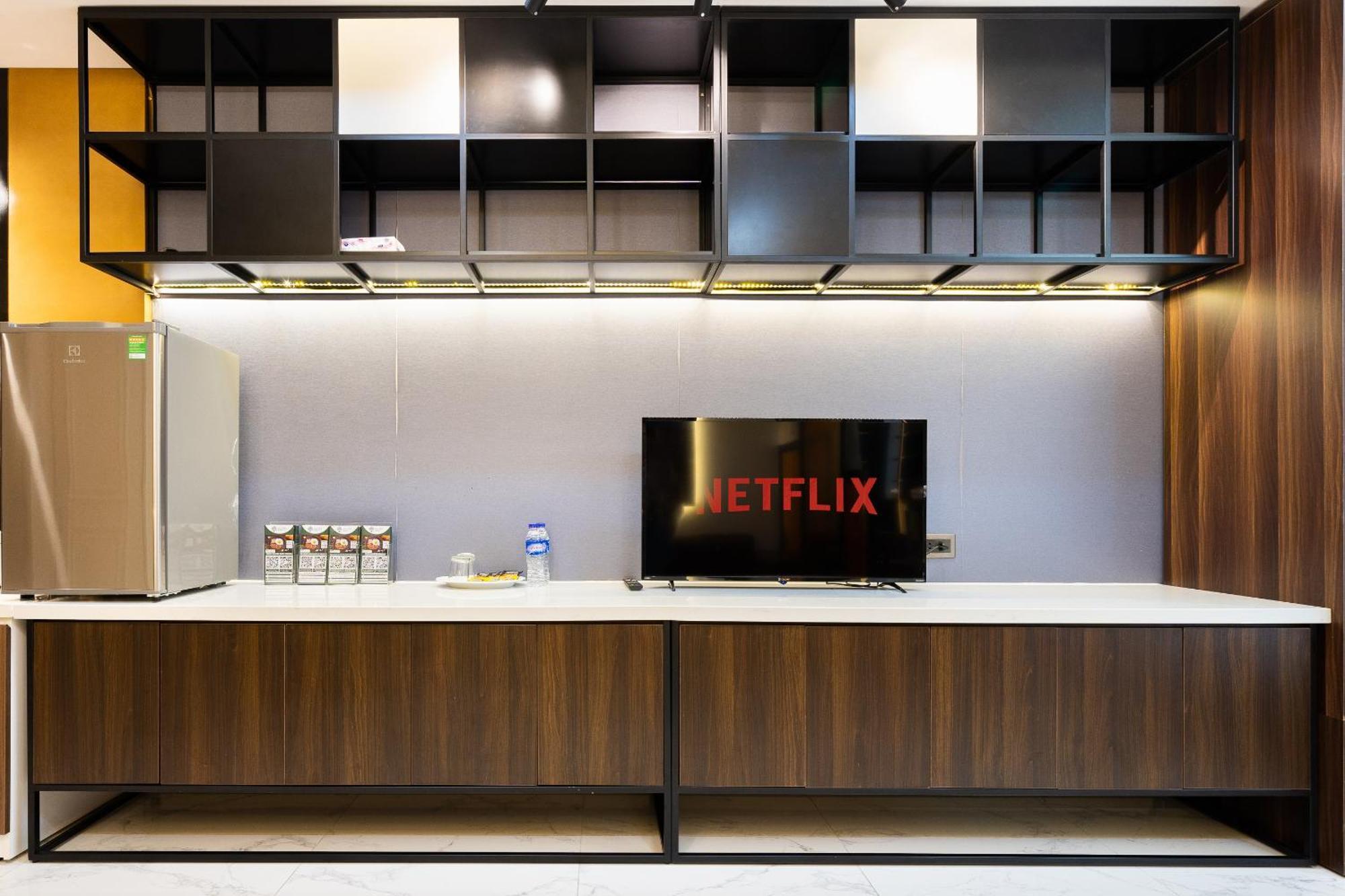 Stylish Boutique In The Heart Of D1/pool/netflix Apartment