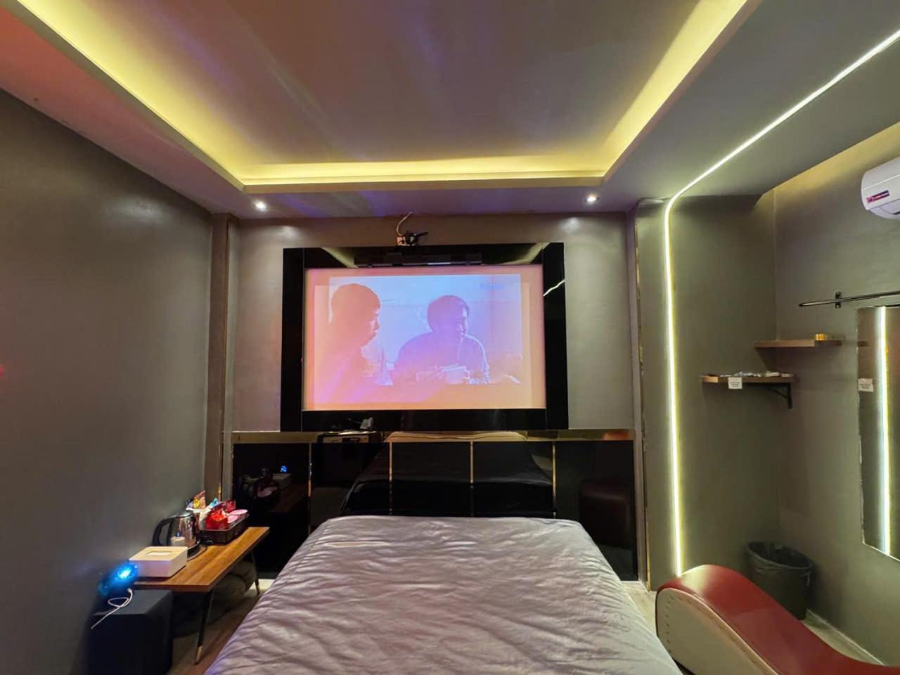M&h Cinema *