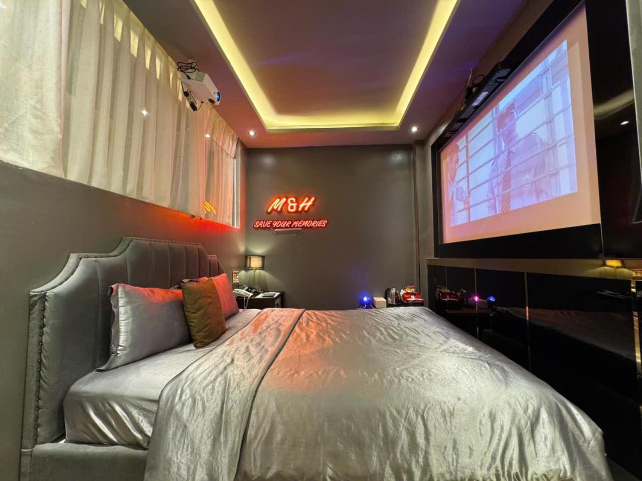 M&h Cinema *