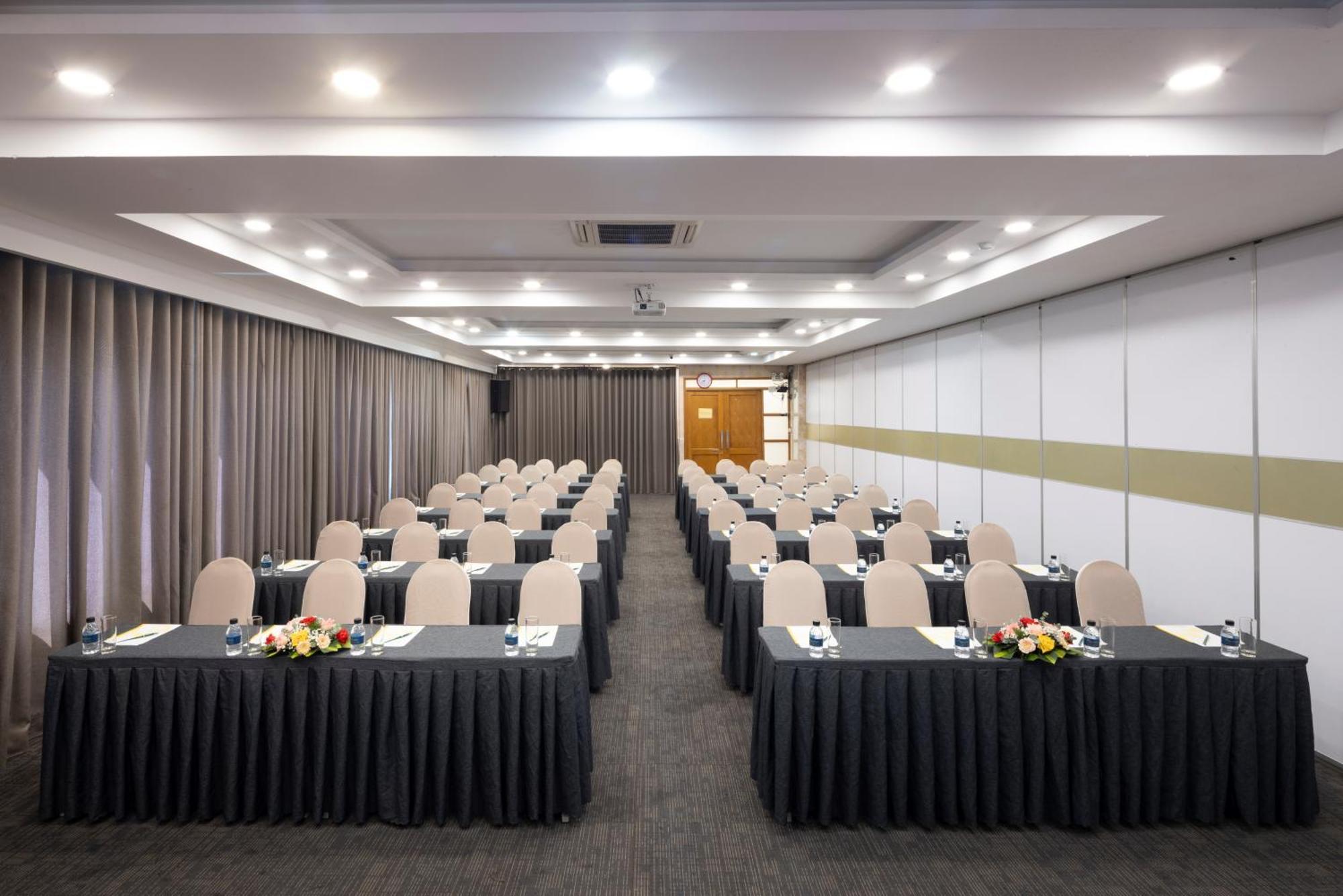 Viet Lotus Saigon Hotel 4*