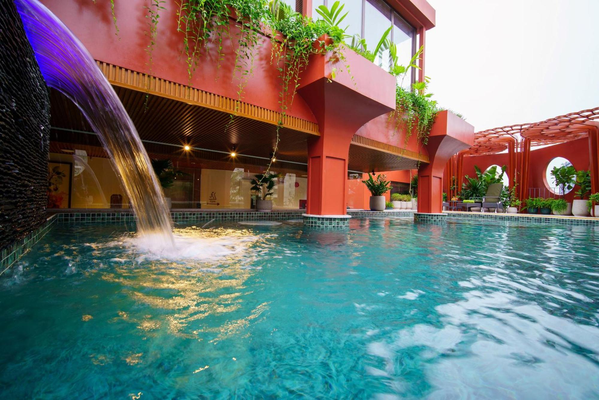 Hotel Me Saigon Boutique