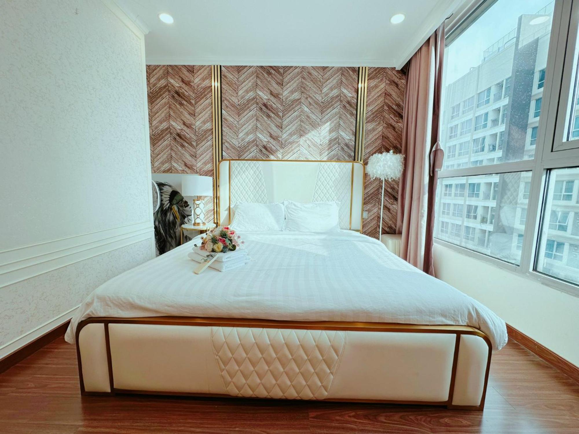 Luxury Vinhomes Central Park Apartment Ho Chi Minh City