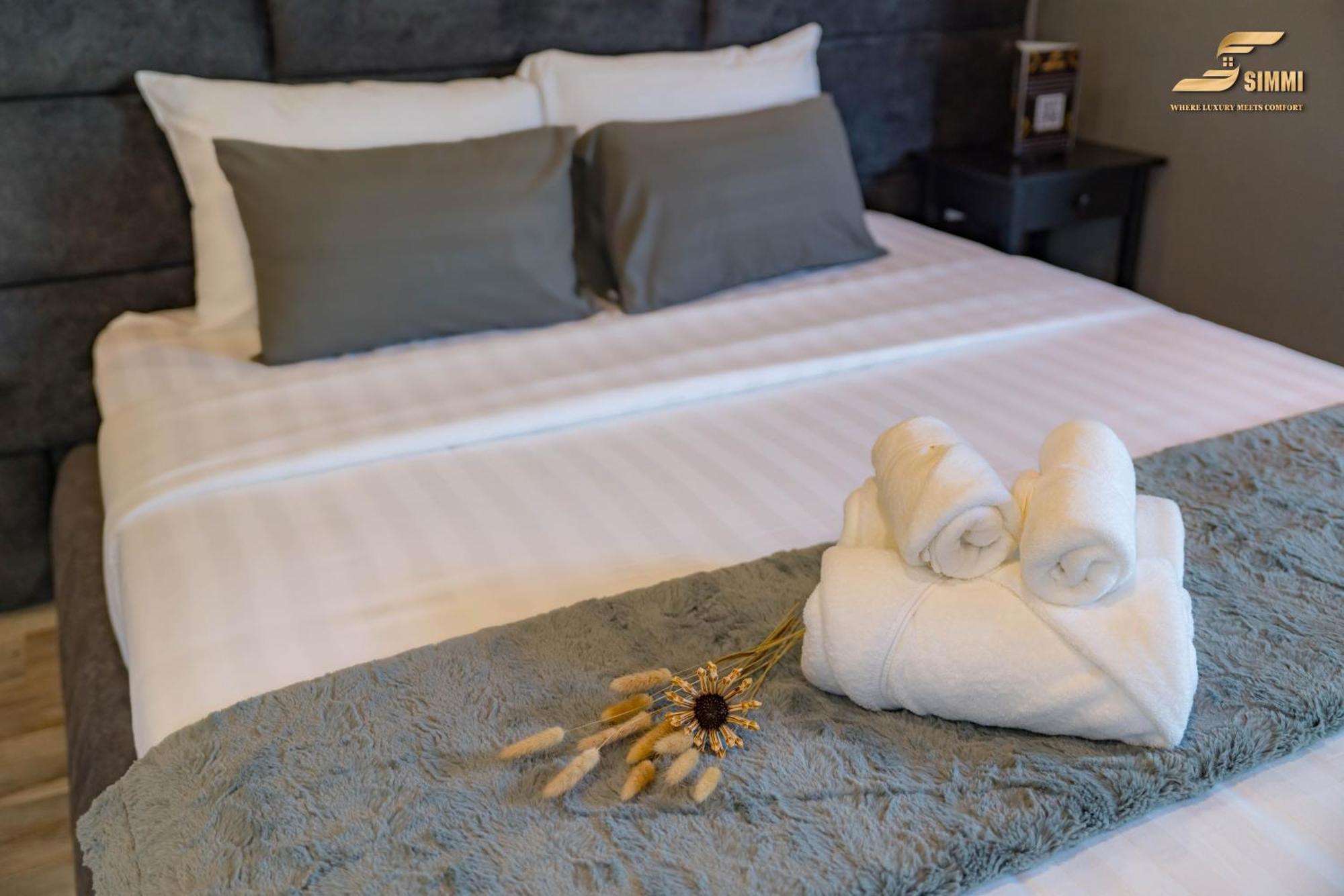 Simmi Signature & Hotel *